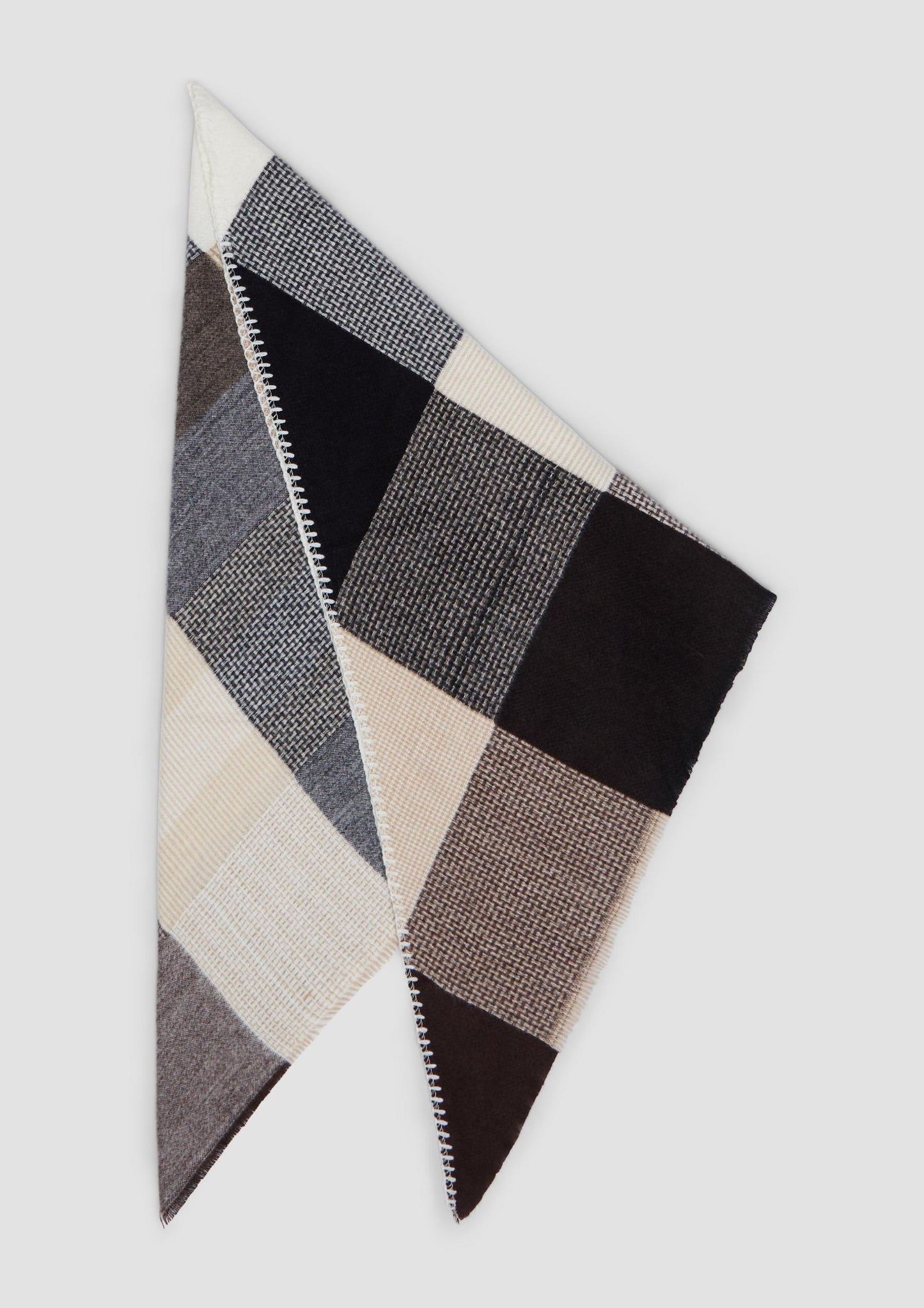 s.Oliver - Dreieckstuch mit Schachbrett-Muster - Farbe: Schwarz