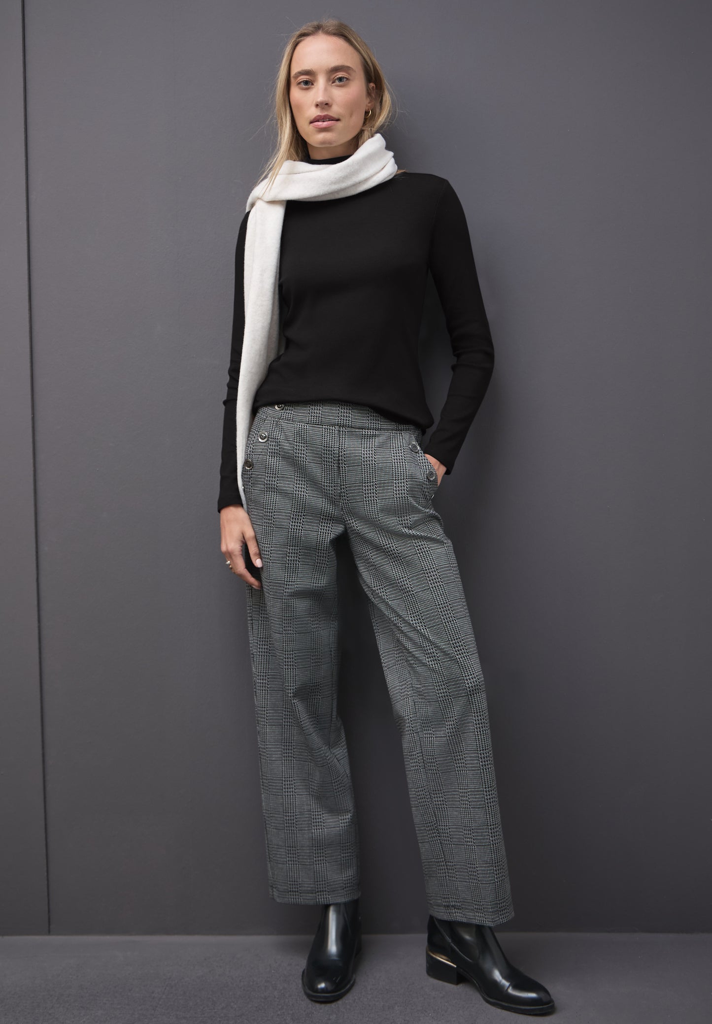 Street One Basic Rollkragenshirt - Farbe: Black