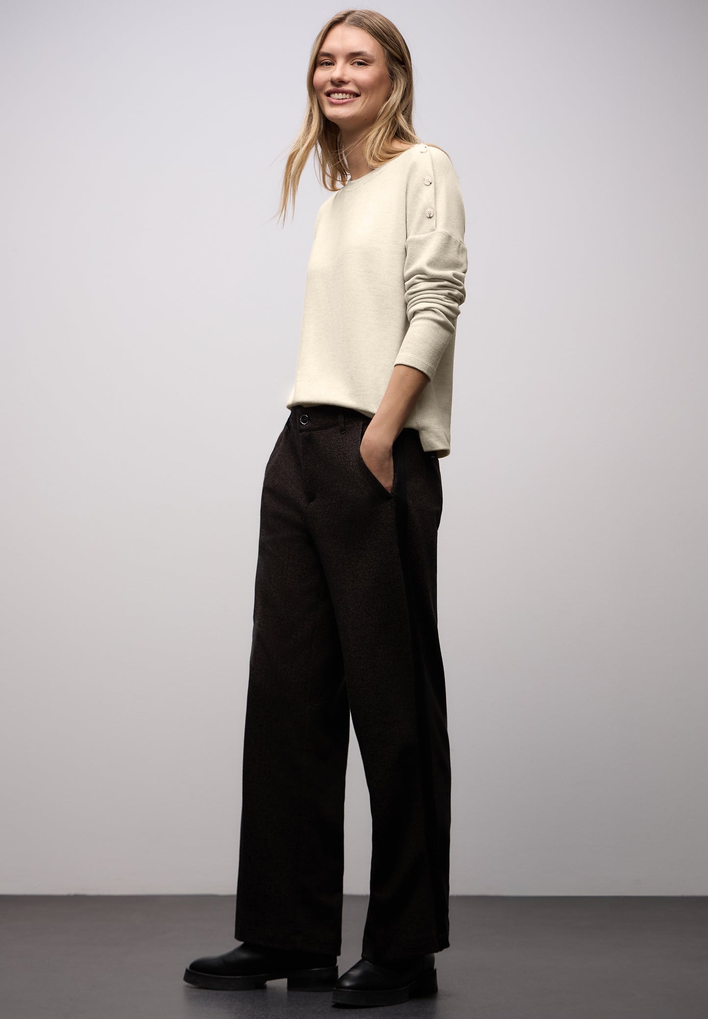 Street One - Softes Shirt mit Knöpfen - Farbe: cotton beige mel.