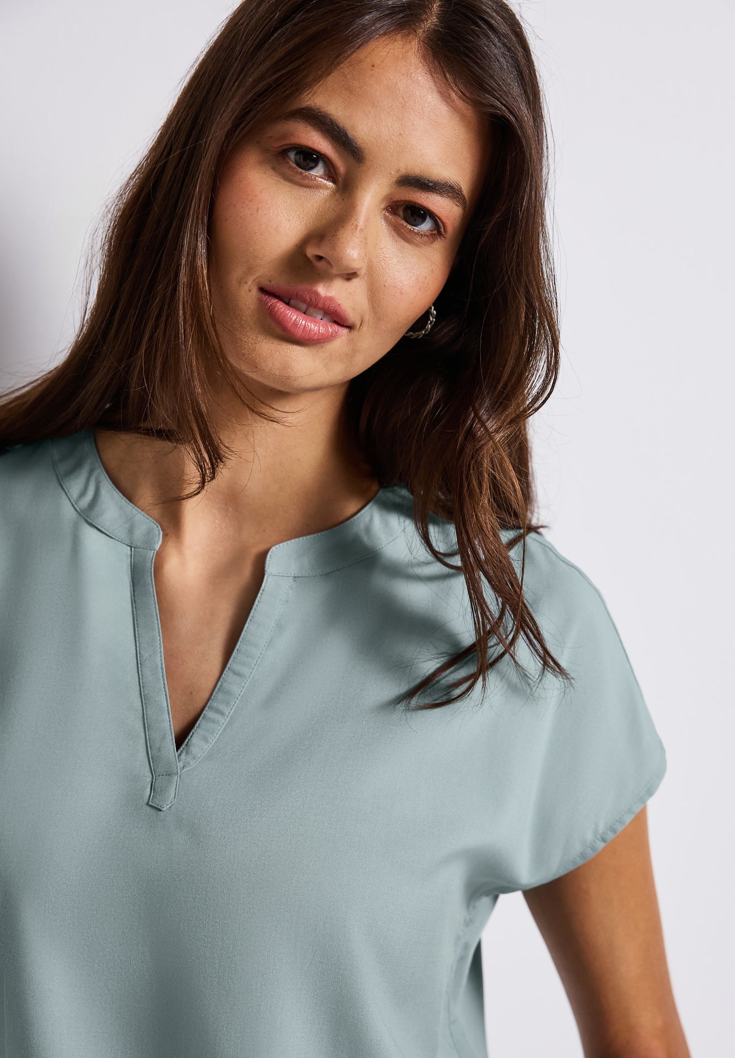 Street One Split Neck Bluse in Unifarbe - Farbe: arona blue