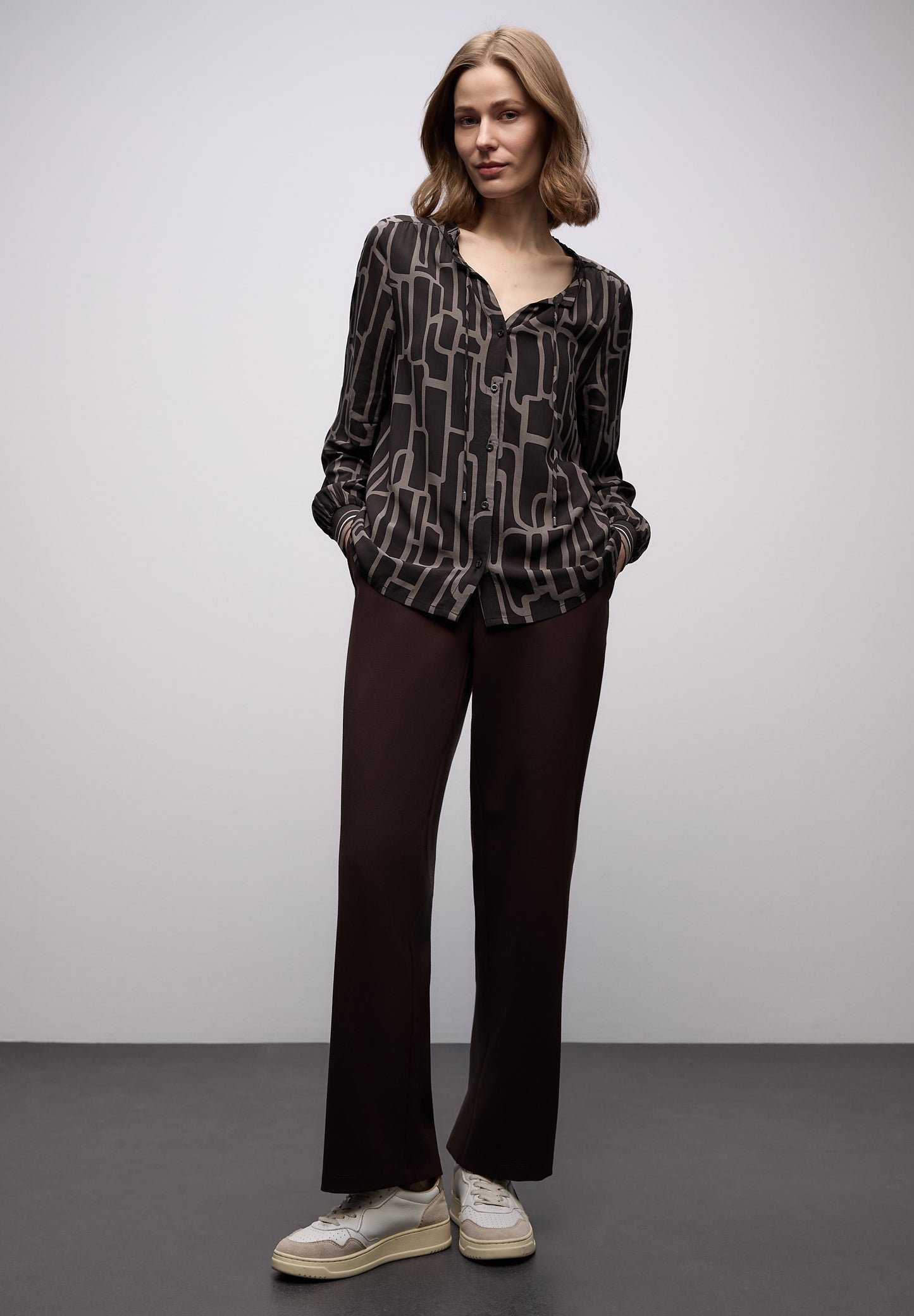 Street One - Gemusterte Tunika mit Tape - Farbe: darkest brown