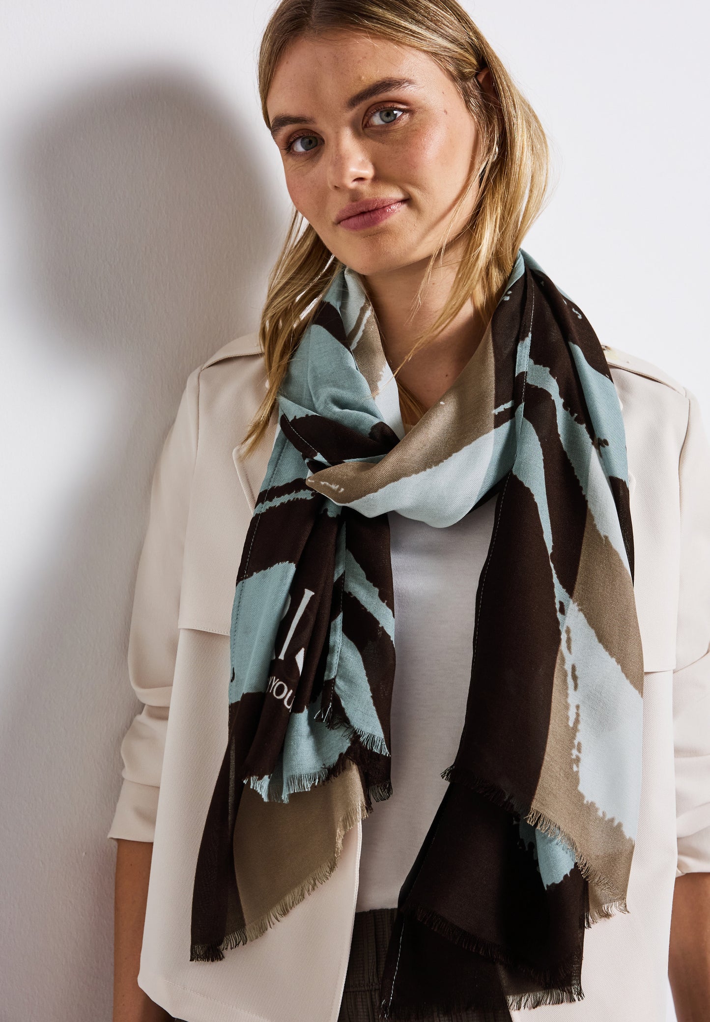 Street One Leichter Schal mit Muster - Farbe: arona blue