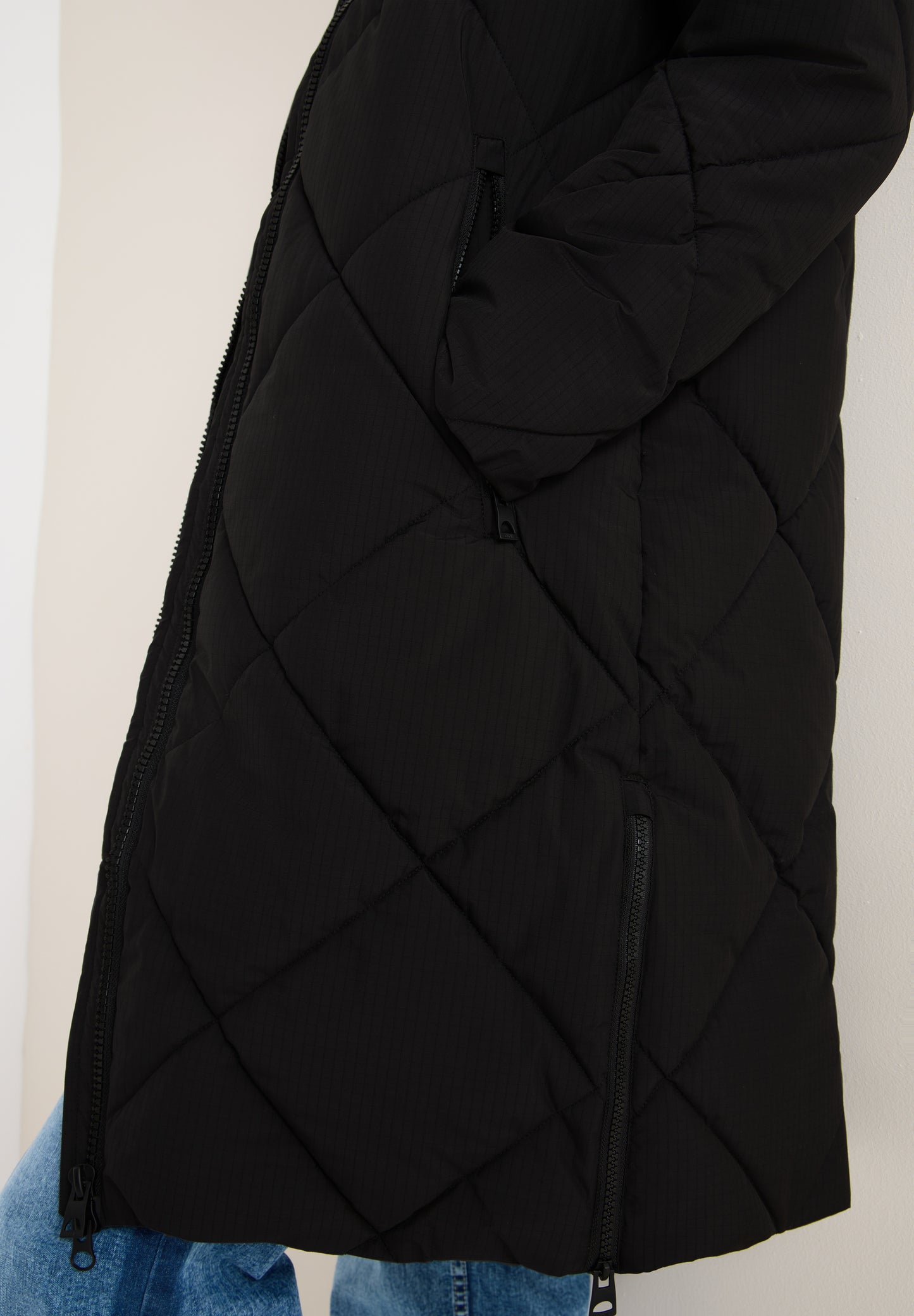 CECIL Mantel mit Rucksack Strings - Farbe: Black
