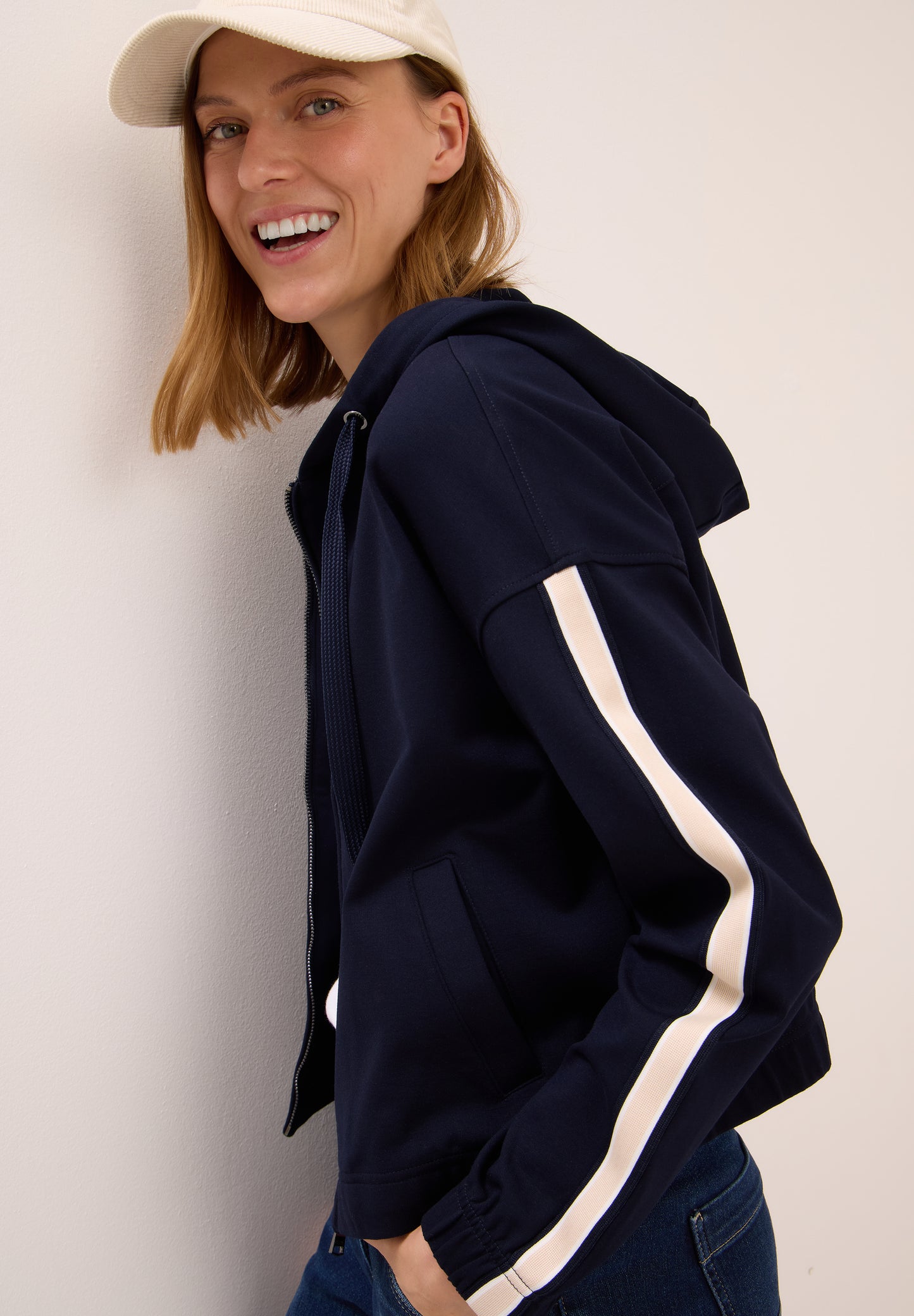 CECIL Sweatjacke mit Galonstreifen - Farbe: urban dark blue