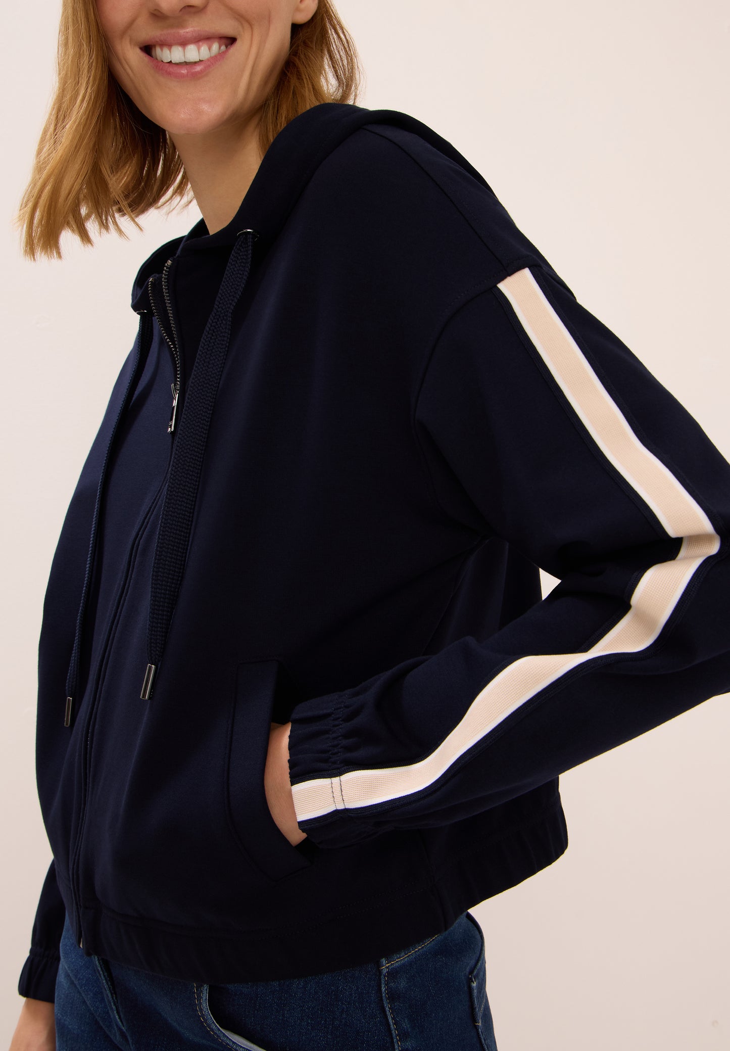 CECIL Sweatjacke mit Galonstreifen - Farbe: urban dark blue