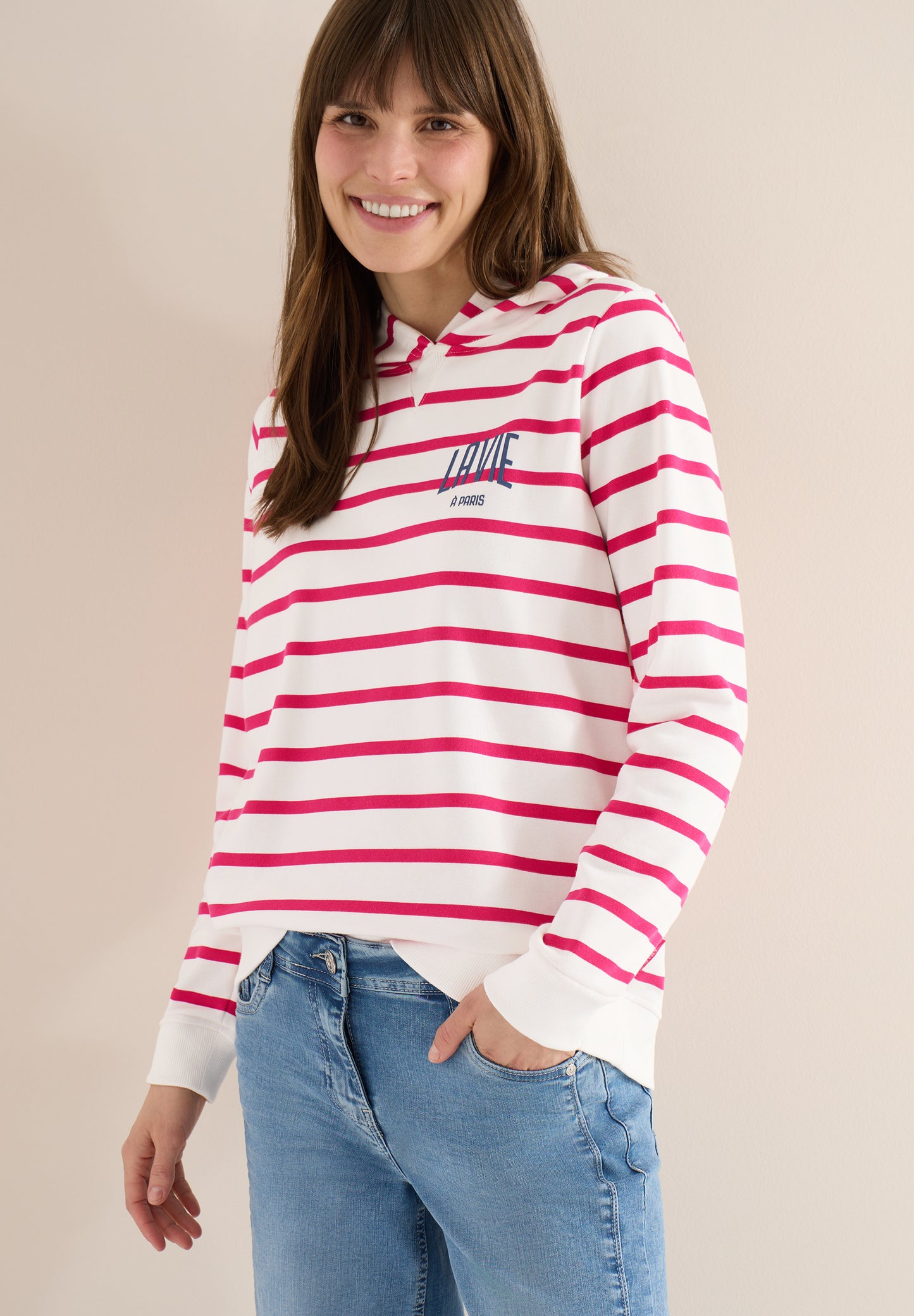 CECIL - Sweatshirt mit Kapuze und Chestprint - Farbe: beetroot pink