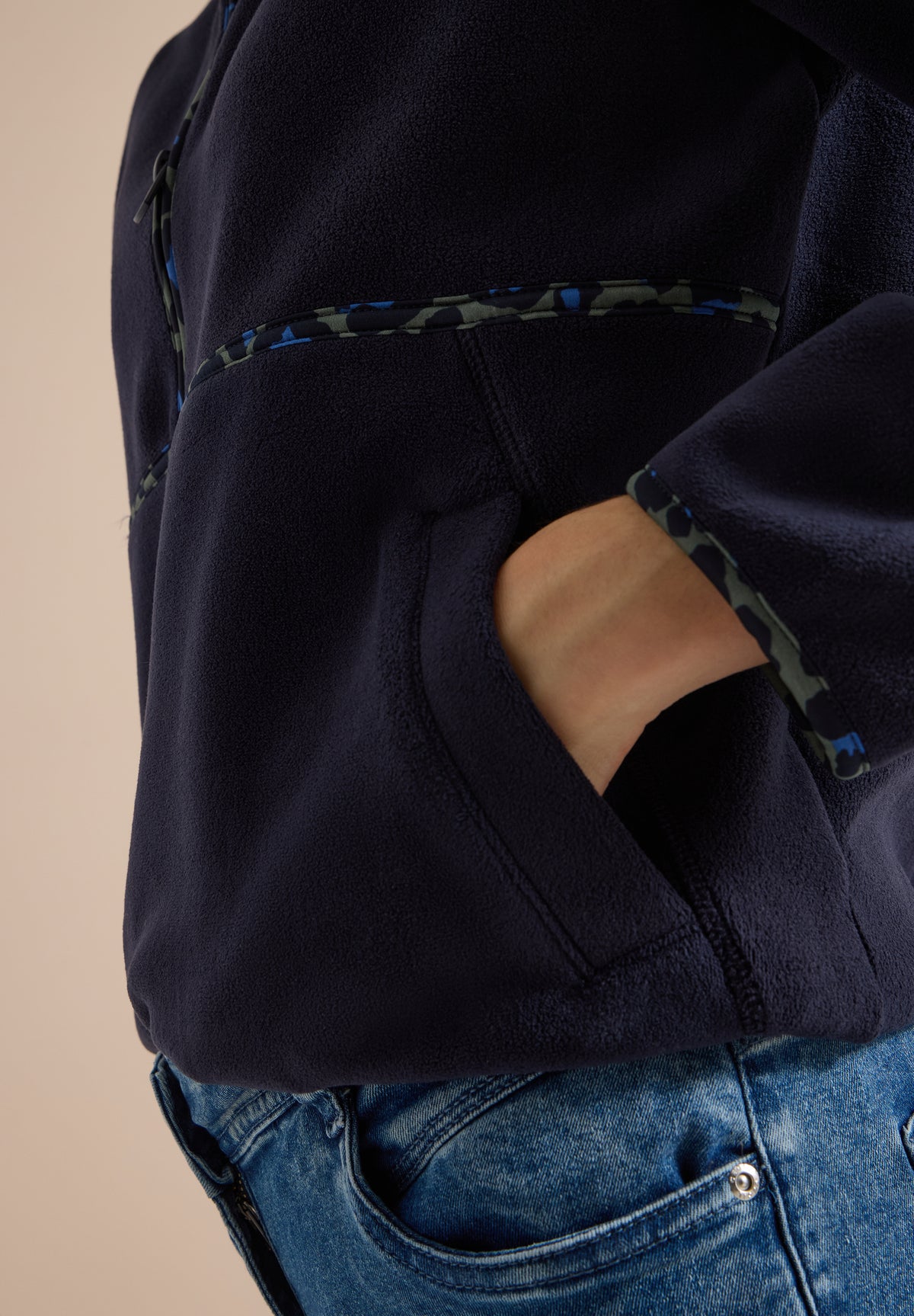CECIL - Fleece-Pullover mit Leo-Details - Farbe: urban dark blue