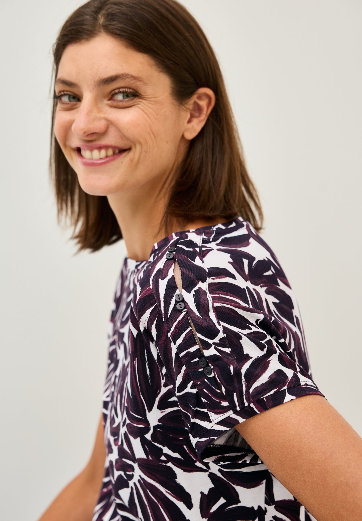 CECIL Print-Shirt mit Knopfdetail - Farbe: mulberry red