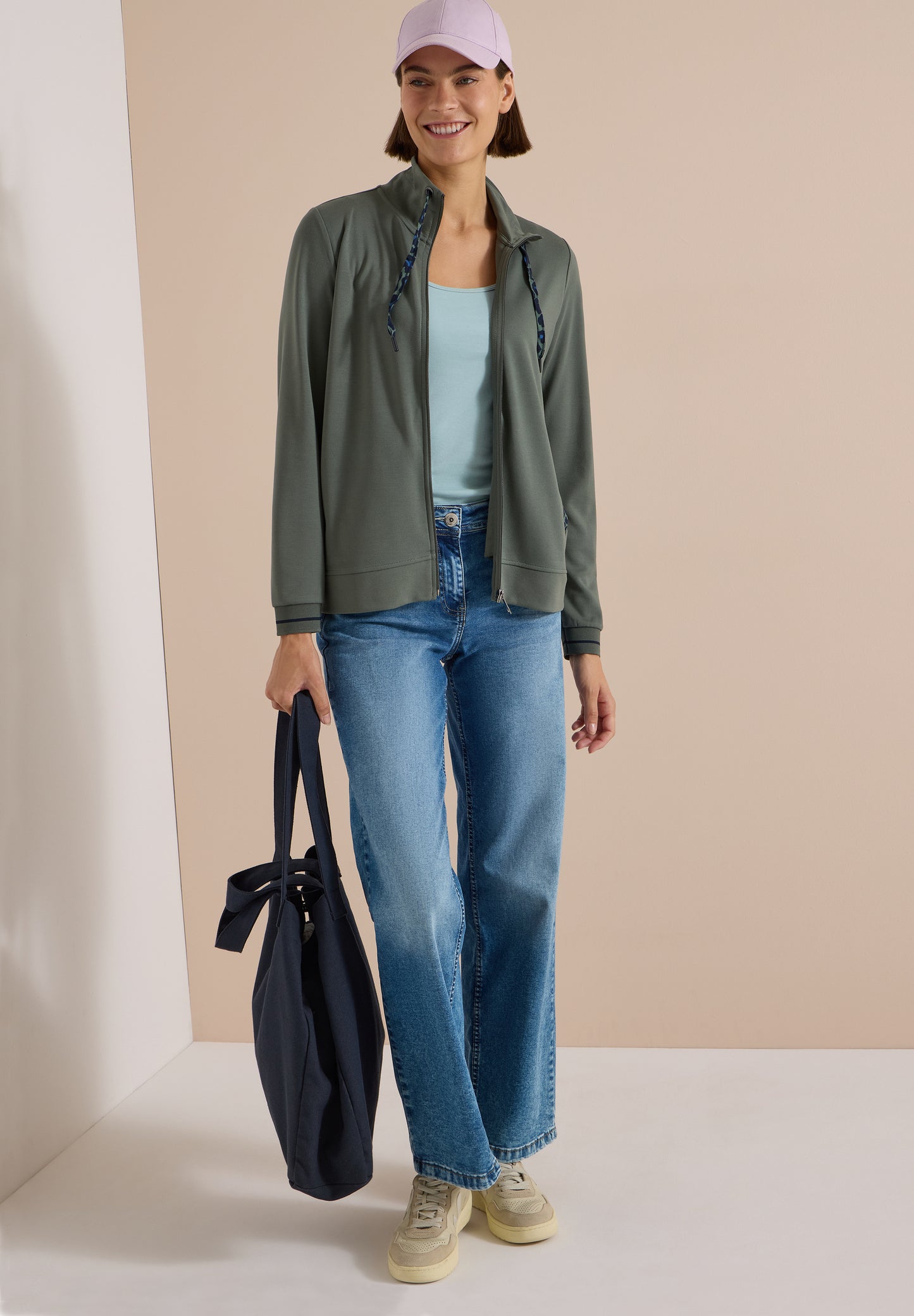 CECIL - Leichte Jacke mit Stehkragen und Zipper - Farbe: dried olive green