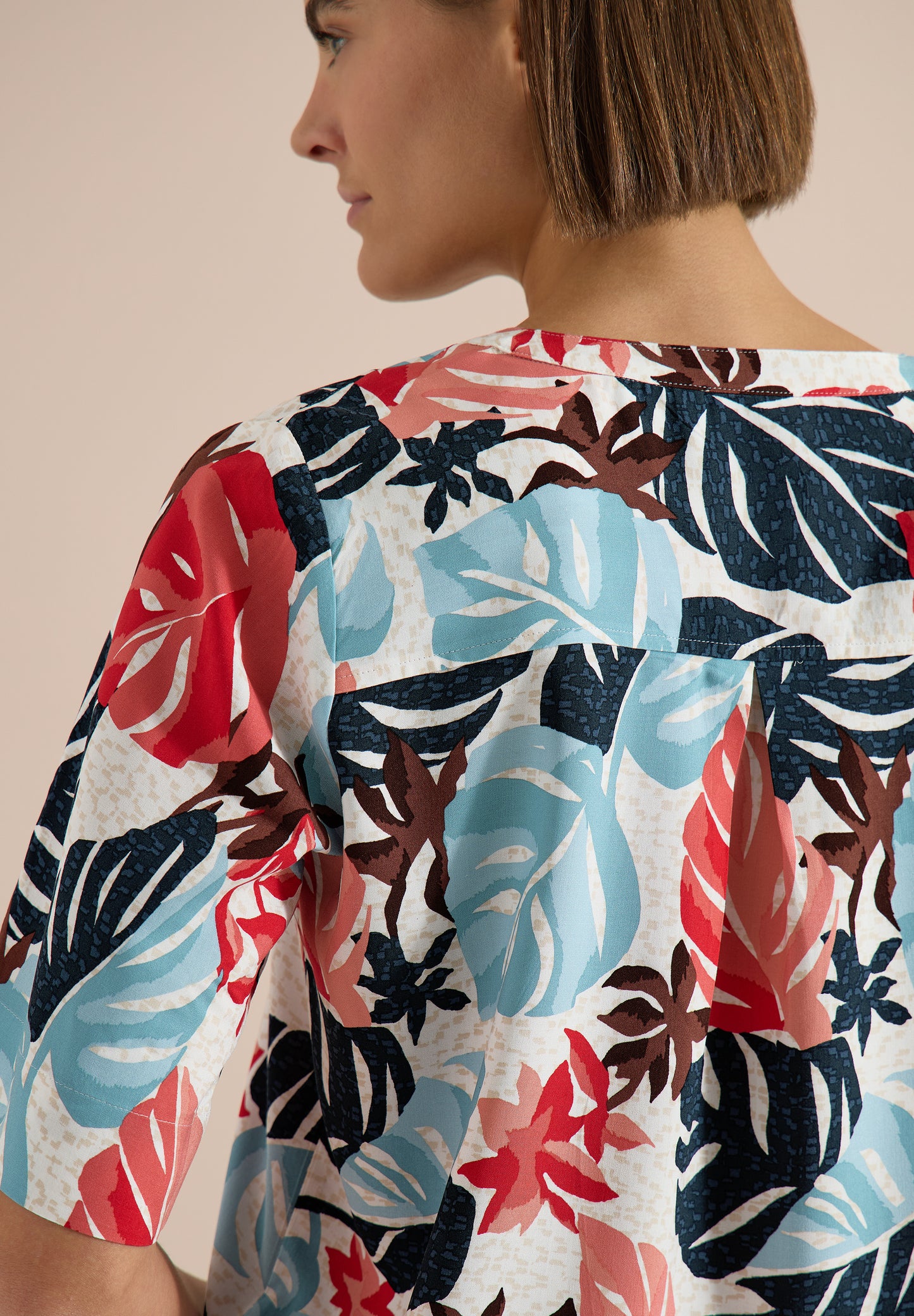 CECIL - Kurzarm Bluse mit Split Neck - Farbe: light alabaster white