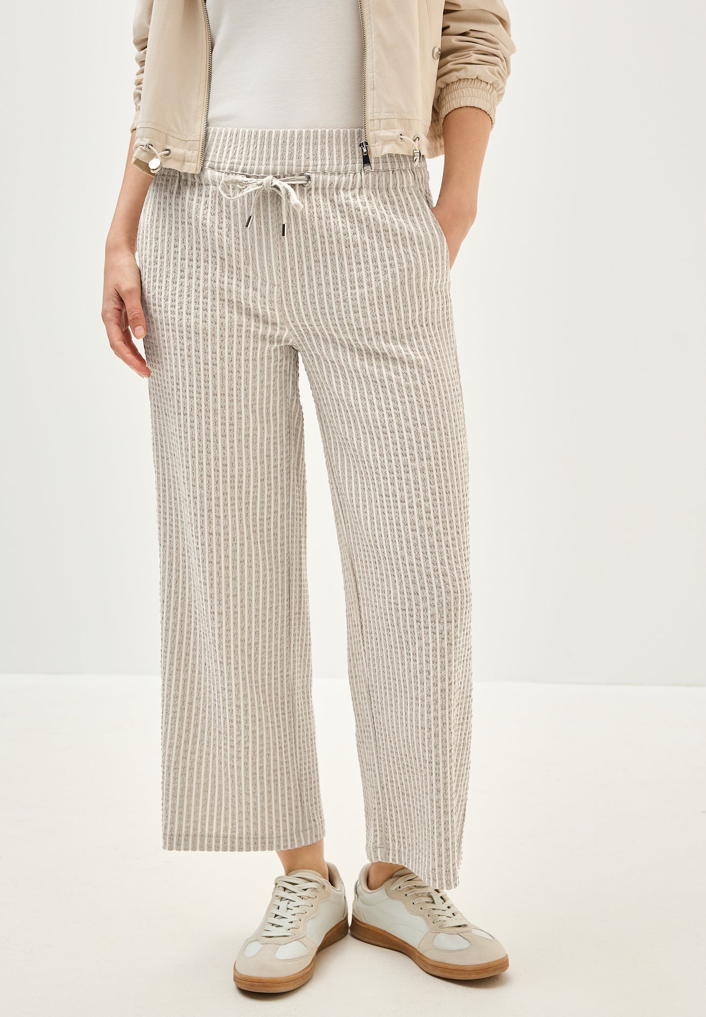 CECIL Gestreifte Seersucker Hose - Farbe: pearl beige