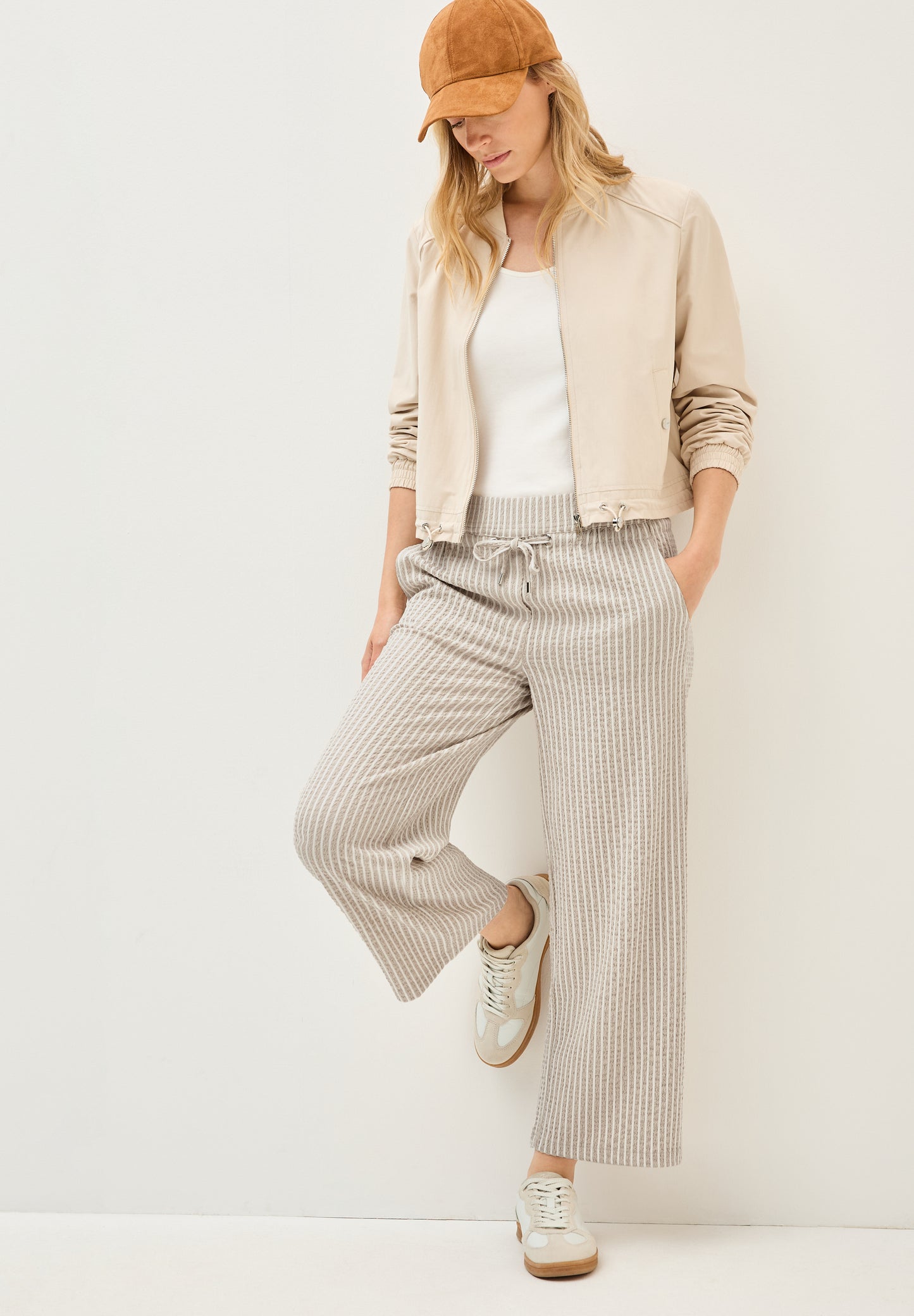 CECIL Gestreifte Seersucker Hose - Farbe: pearl beige