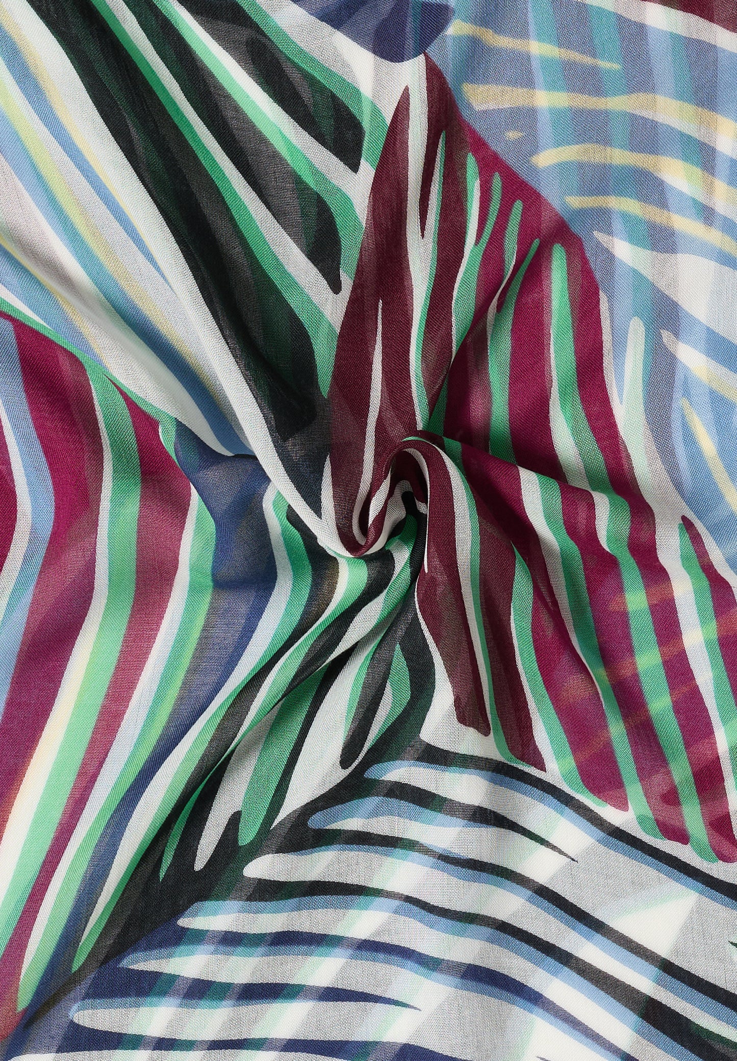 CECIL - Loop-Schal mit grafischem Muster - Farbe: palm breeze green