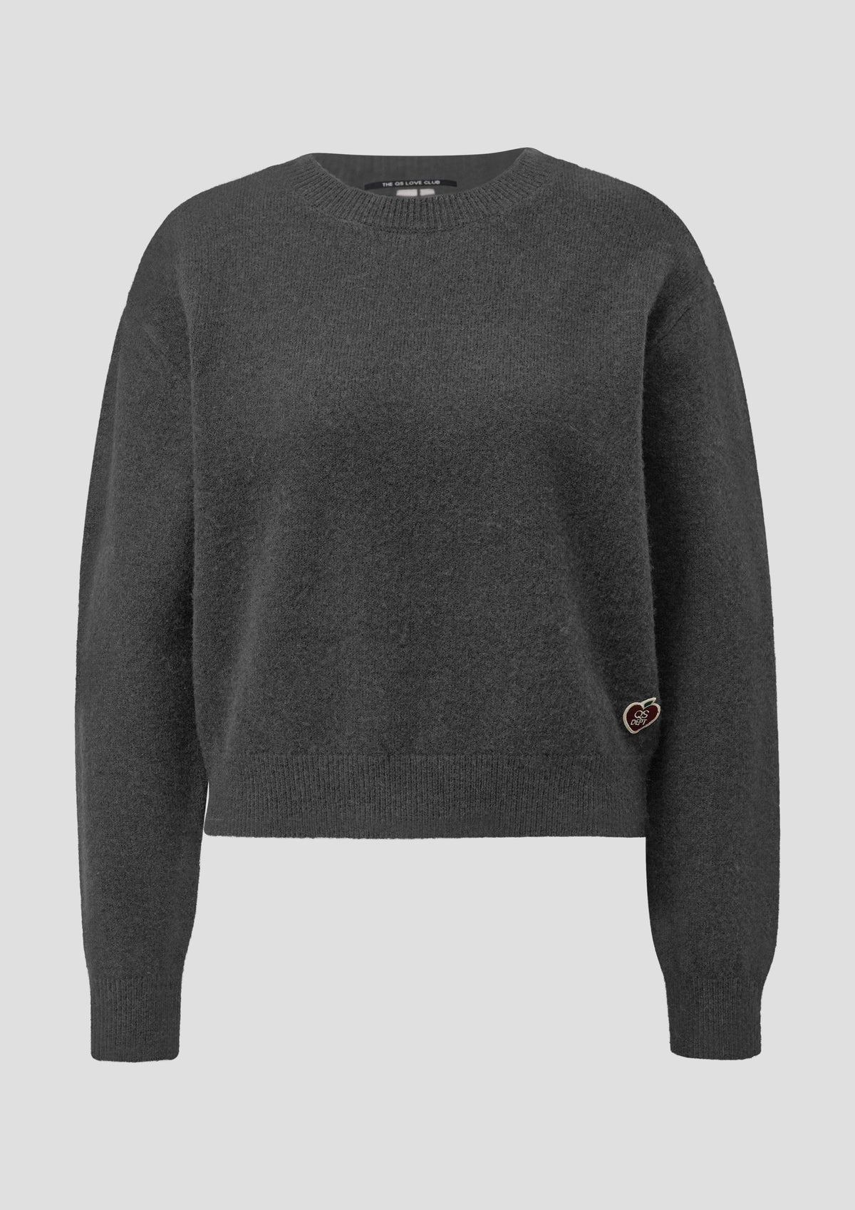 QS - Softer Rundhalspullover mit Logo-Patch - Farbe: Grau grau