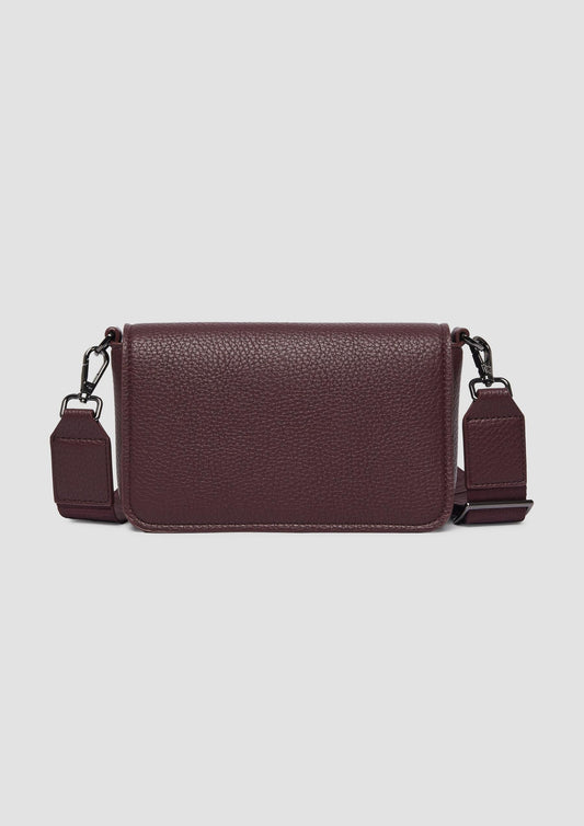 s.Oliver - Crossbody-Bag aus Lederimitat mit Überschlag und Logo-Schulterriemen - Farbe: Bordeaux