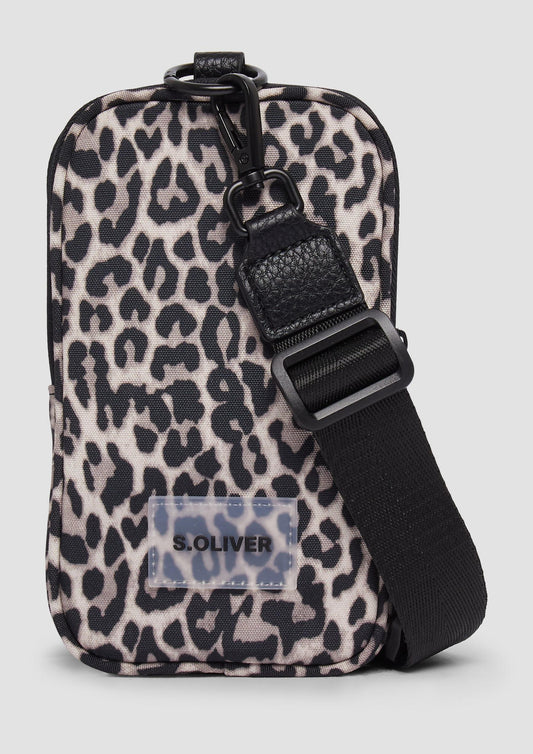 s.Oliver - Handy-Tasche aus Nylon mit Leo-Print - Farbe: Sandfarben