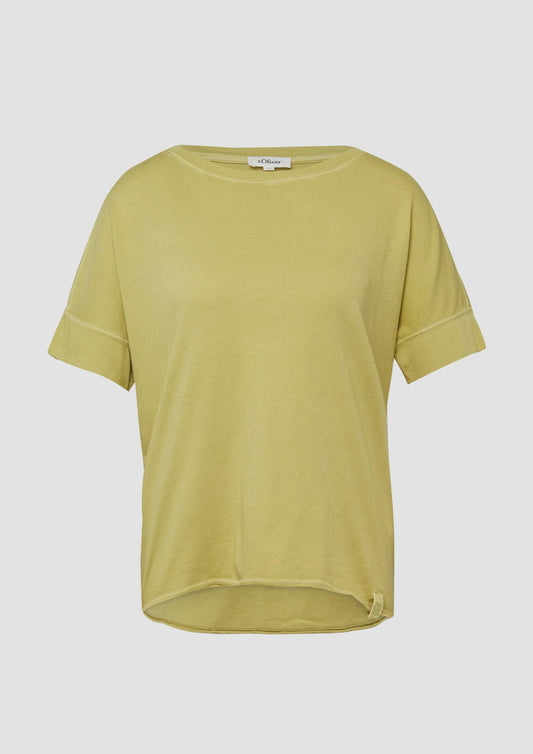 s.Oliver - T-Shirt im Relaxed Fit mit Garment Dye und offenem Saum - Farbe: Olivgruen