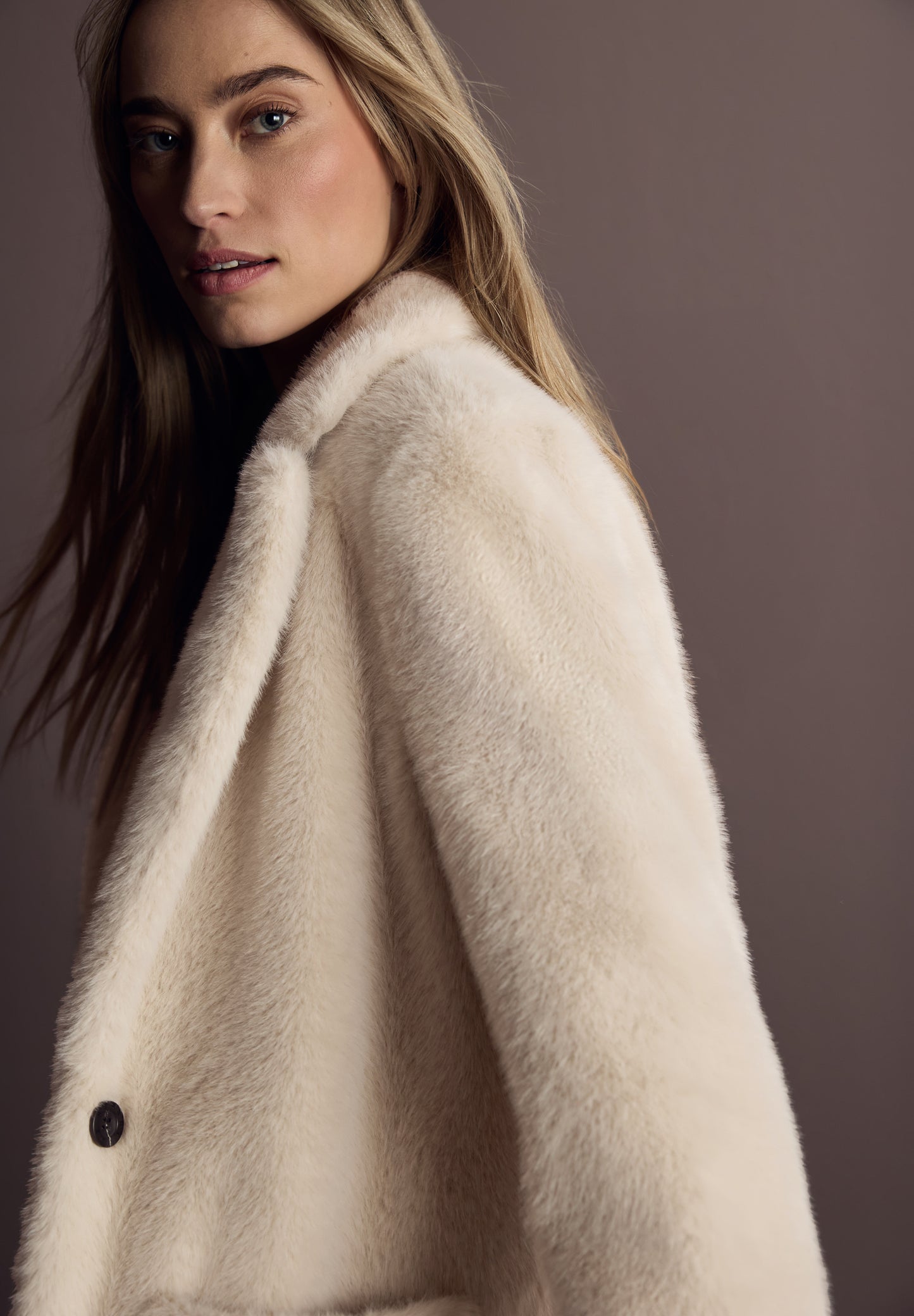 Street One Fake Fur Mantel - Farbe: pastel sand