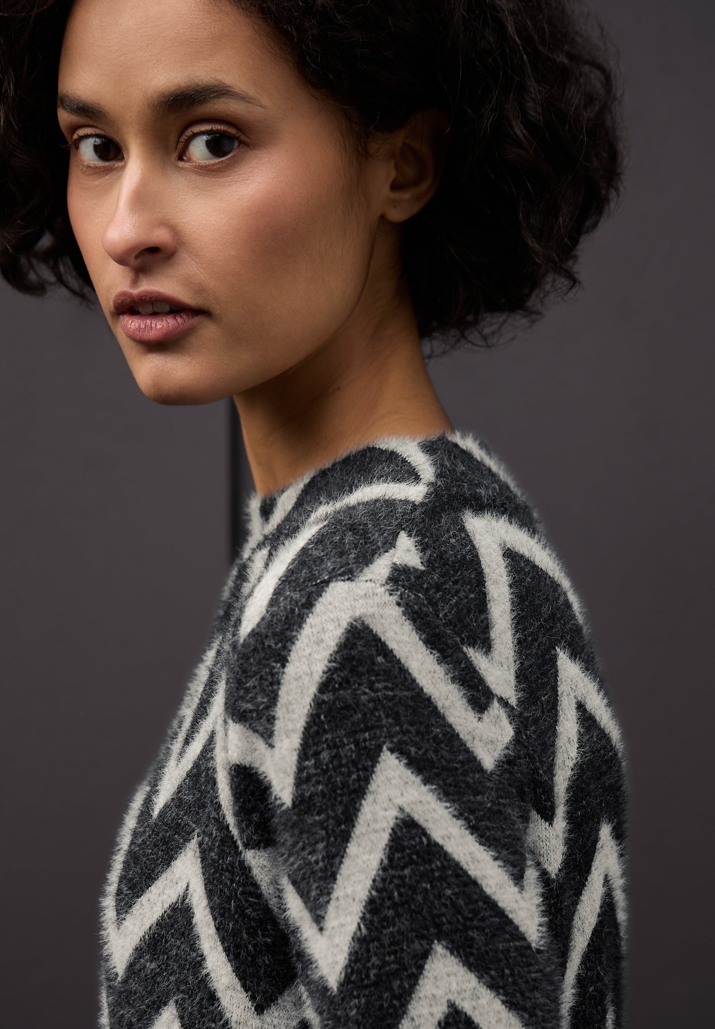 Street One - Gemustertes T-Shirtkleid - Farbe: Black