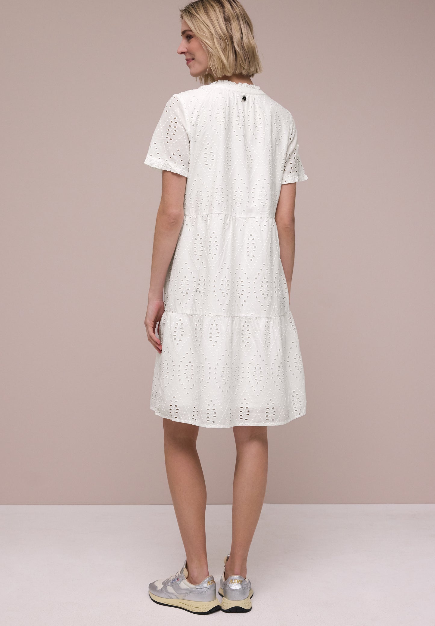 Street One - Knielanges Kleid mit Shiffleymuster - Farbe: off white