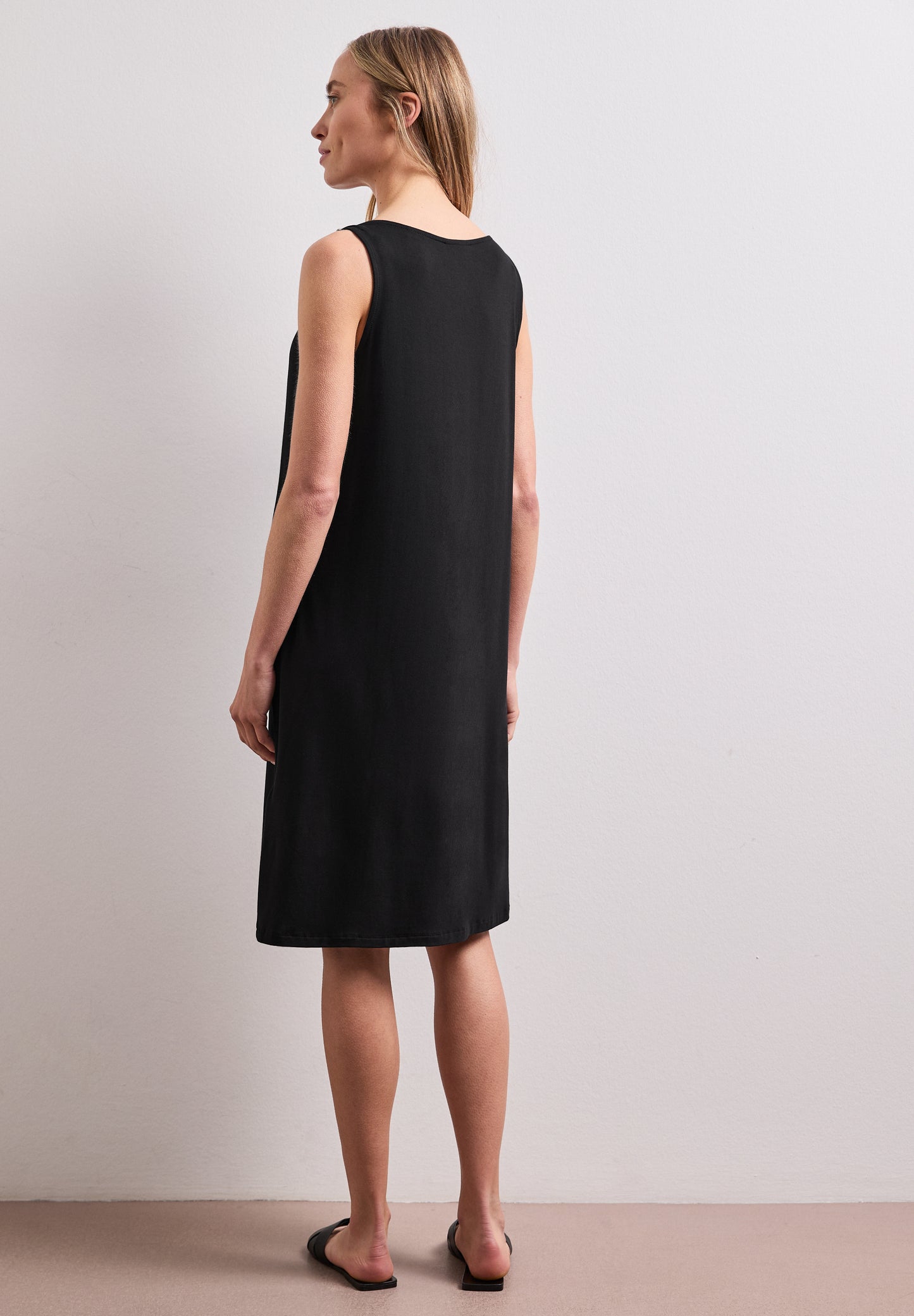 Street One - Knielanges Kleid mit Schnallendetail - Farbe: Black