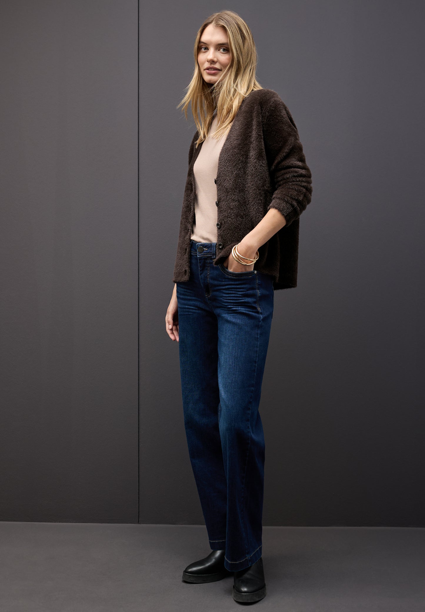 Street One Kuscheliger V-Neck Cardigan - Farbe: deep roast brown