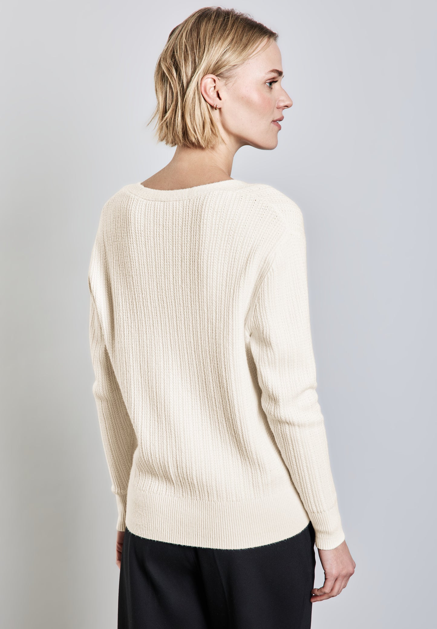 Street One Kuscheliger V-Neck Pullover - Farbe: lucid white