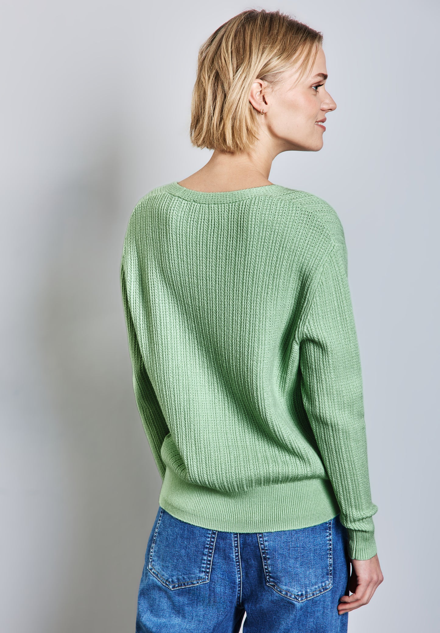 Street One Kuscheliger V-Neck Pullover - Farbe: milky green mel.