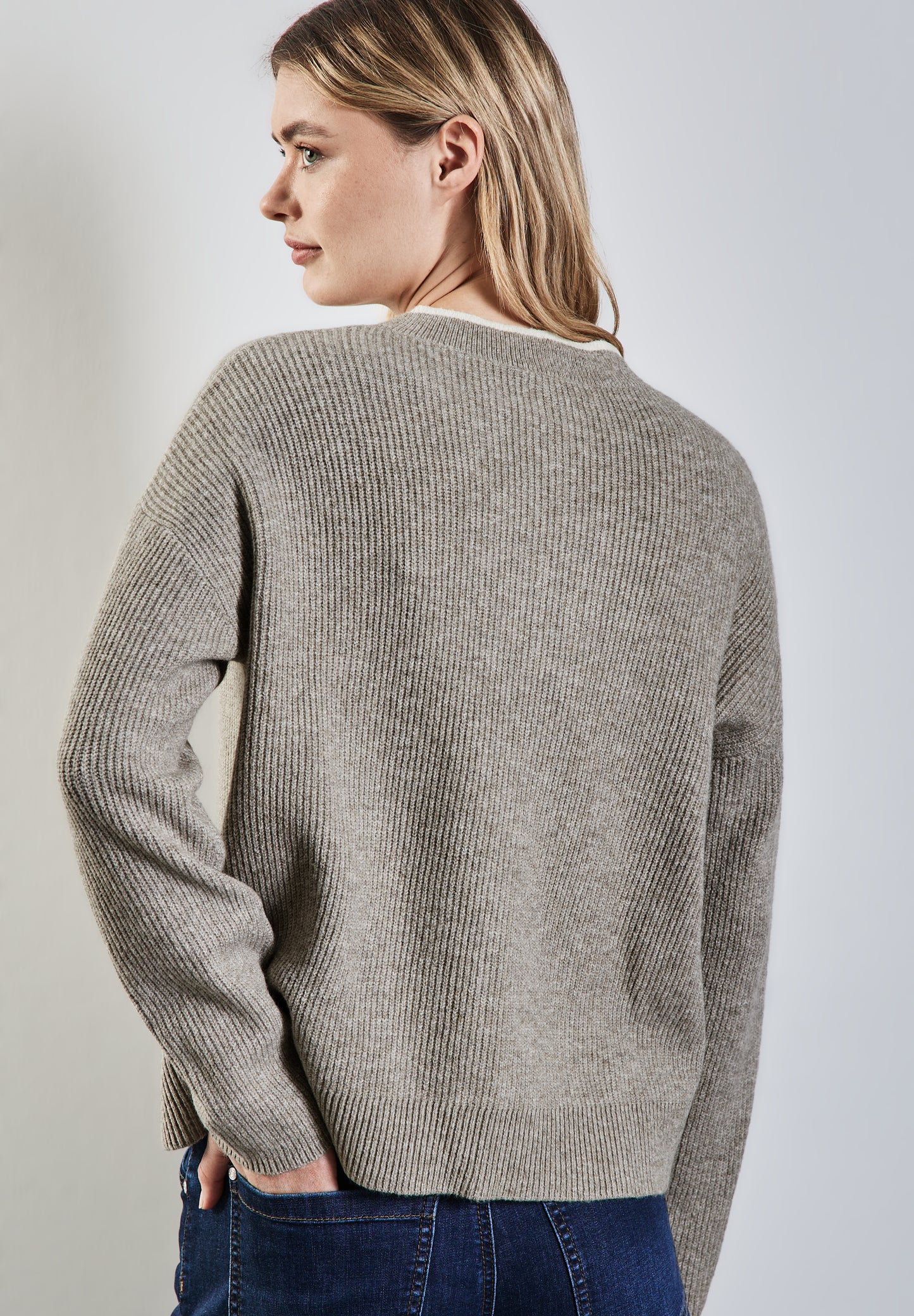 Street One Pullover mit V-Ausschnitt - Farbe: breezy beige mel.