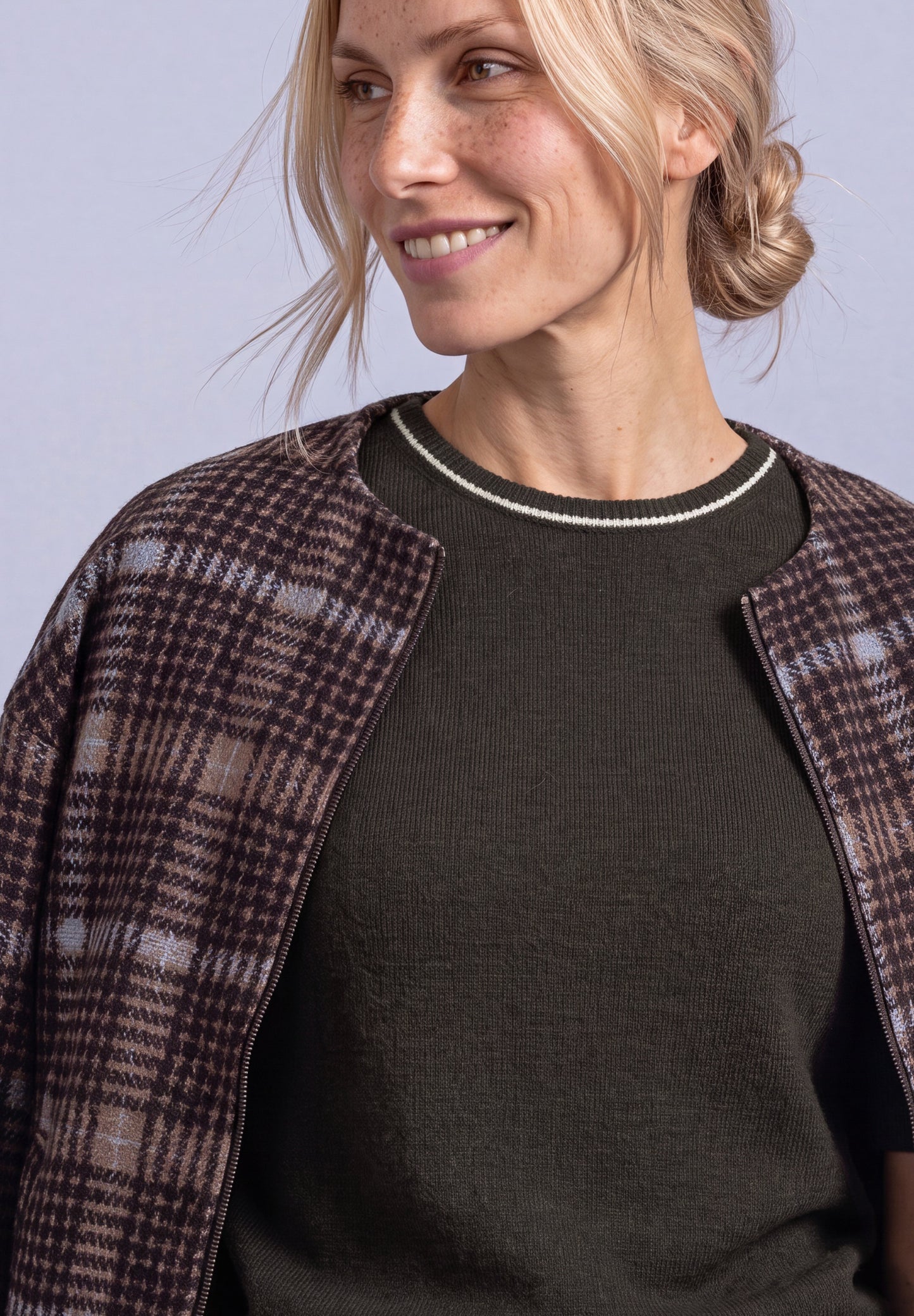 Street One - Kurzarm Pullover mit Kontrastdetail - Farbe: black coffee mel.