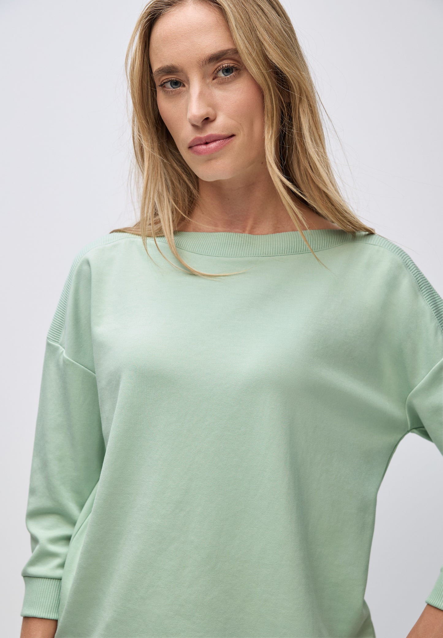 Street One Shirt mit U-Boot-Ausschnitt - Farbe: serene green