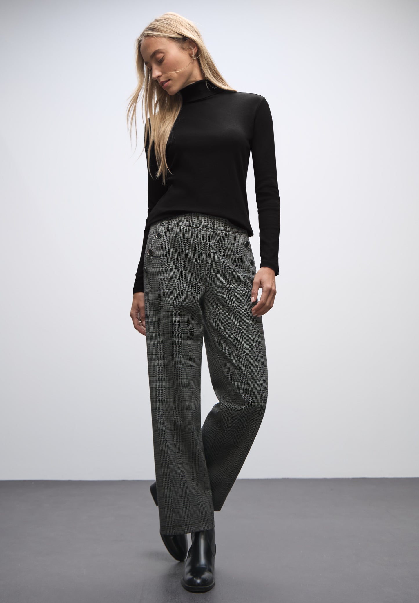 Street One Basic Rollkragenshirt - Farbe: Black