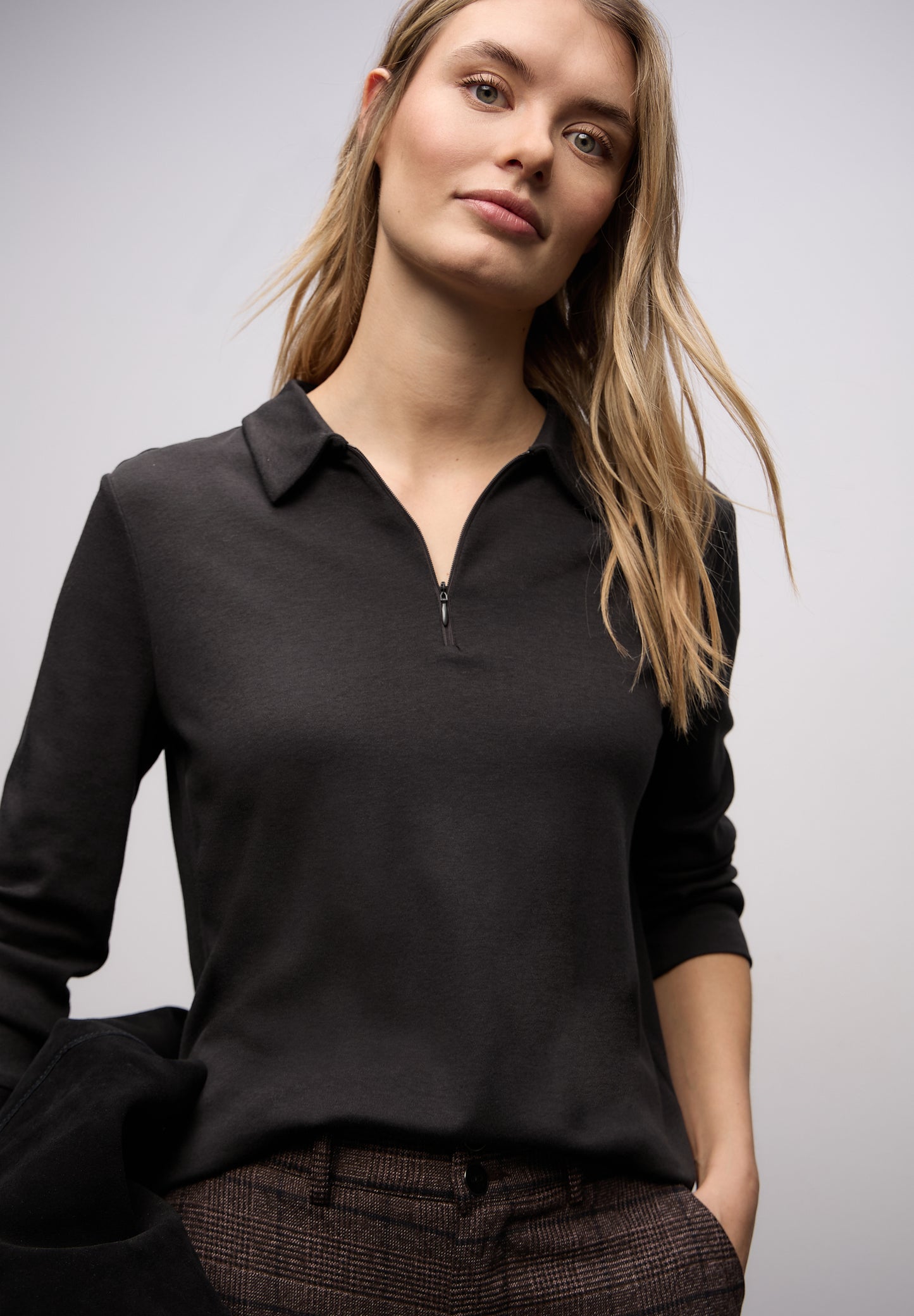 Street One - Poloshirt mit Zipper - Farbe: darkest brown