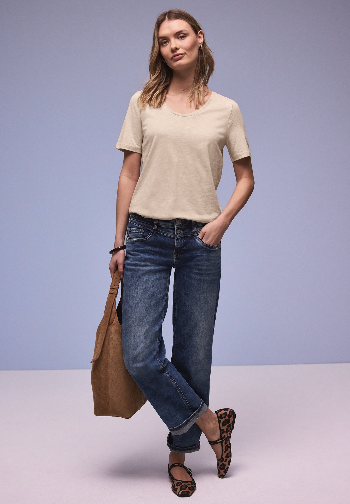 Street One - Basic T-Shirt mit gerundetem V-Neck - Farbe: cotton beige