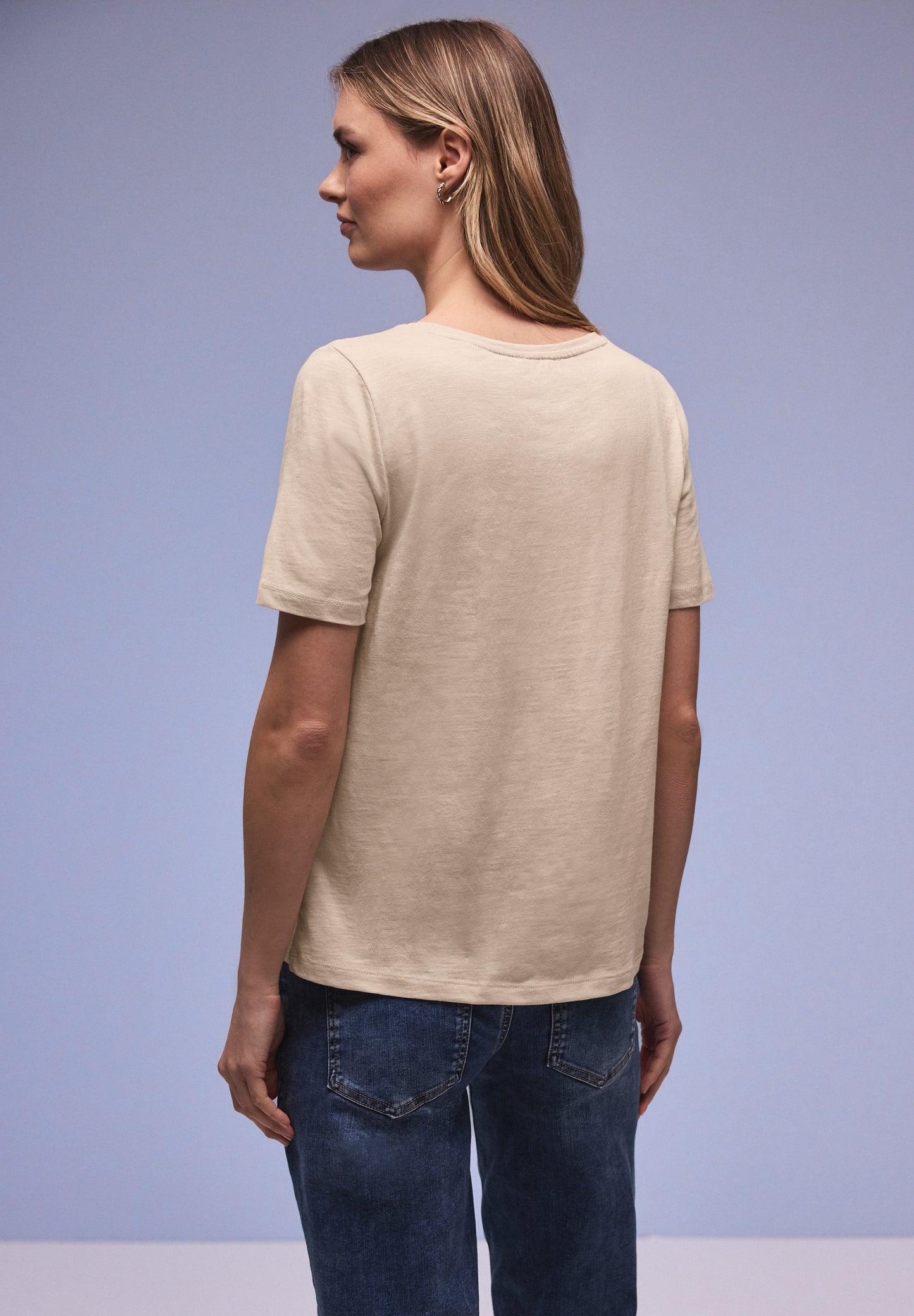 Street One - Basic T-Shirt mit gerundetem V-Neck - Farbe: cotton beige