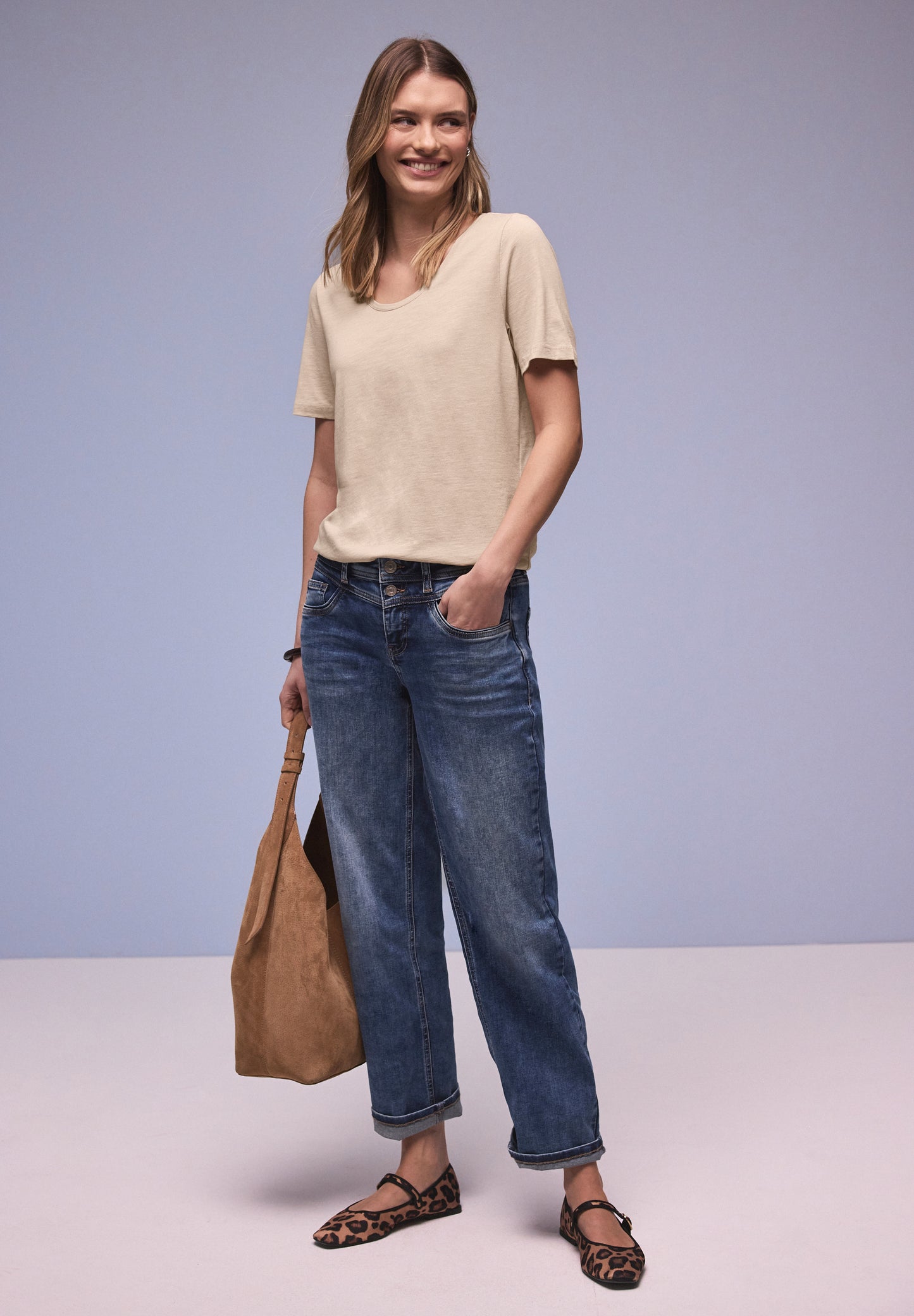Street One - Basic T-Shirt mit gerundetem V-Neck - Farbe: cotton beige