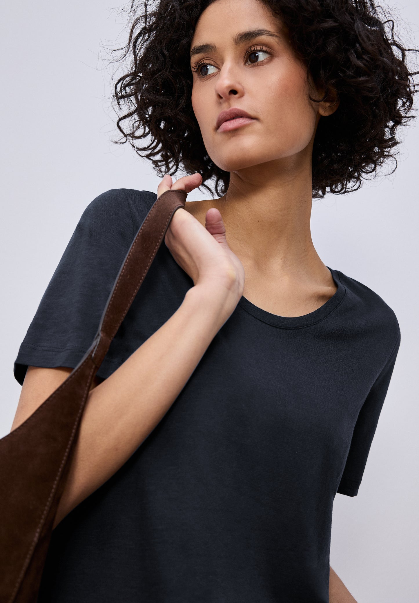 Street One - Basic T-Shirt mit gerundetem V-Neck - Farbe: shadowed navy