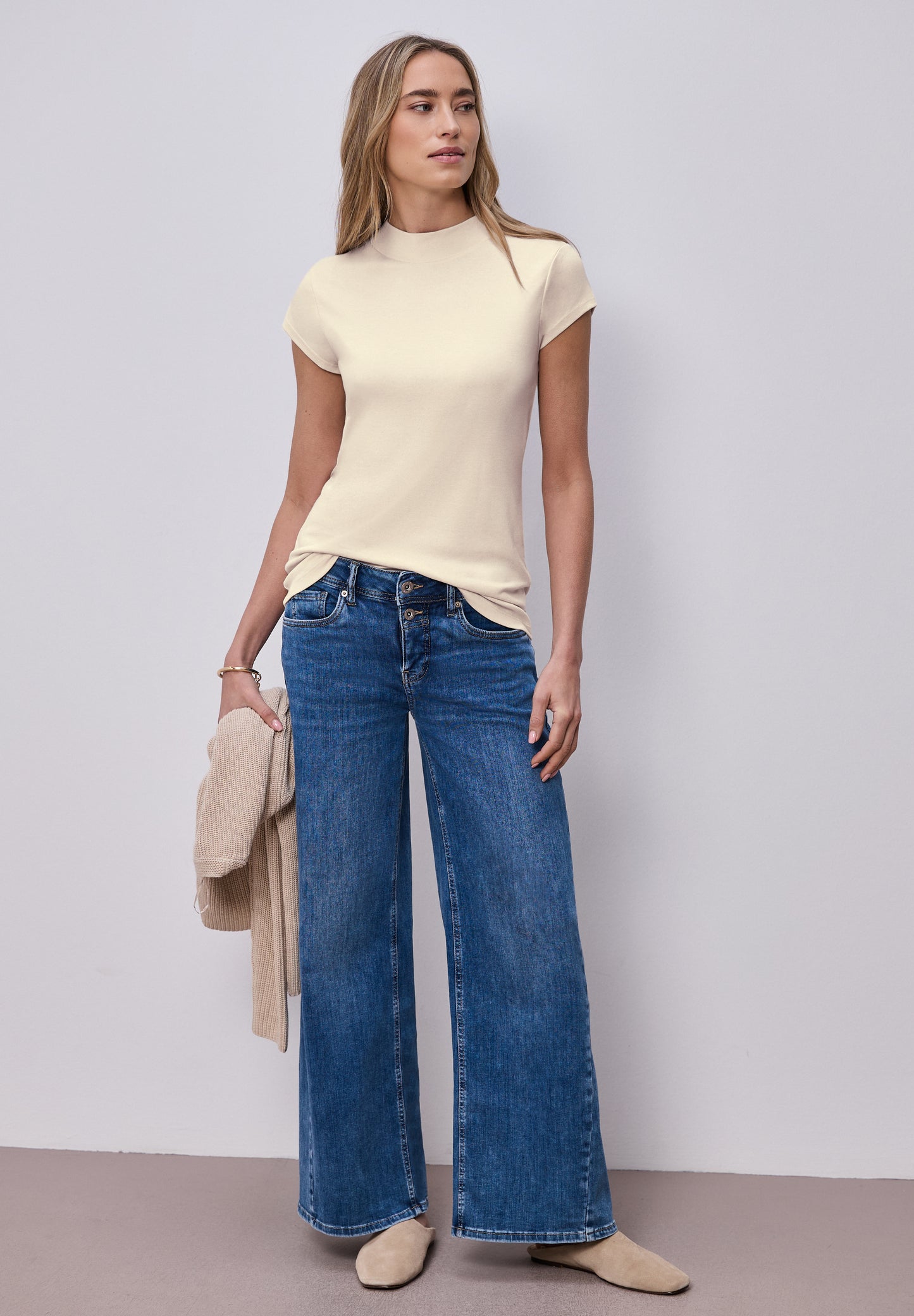 Street One - Basic T-Shirt mit Turtle Neck - Farbe: smoke beige