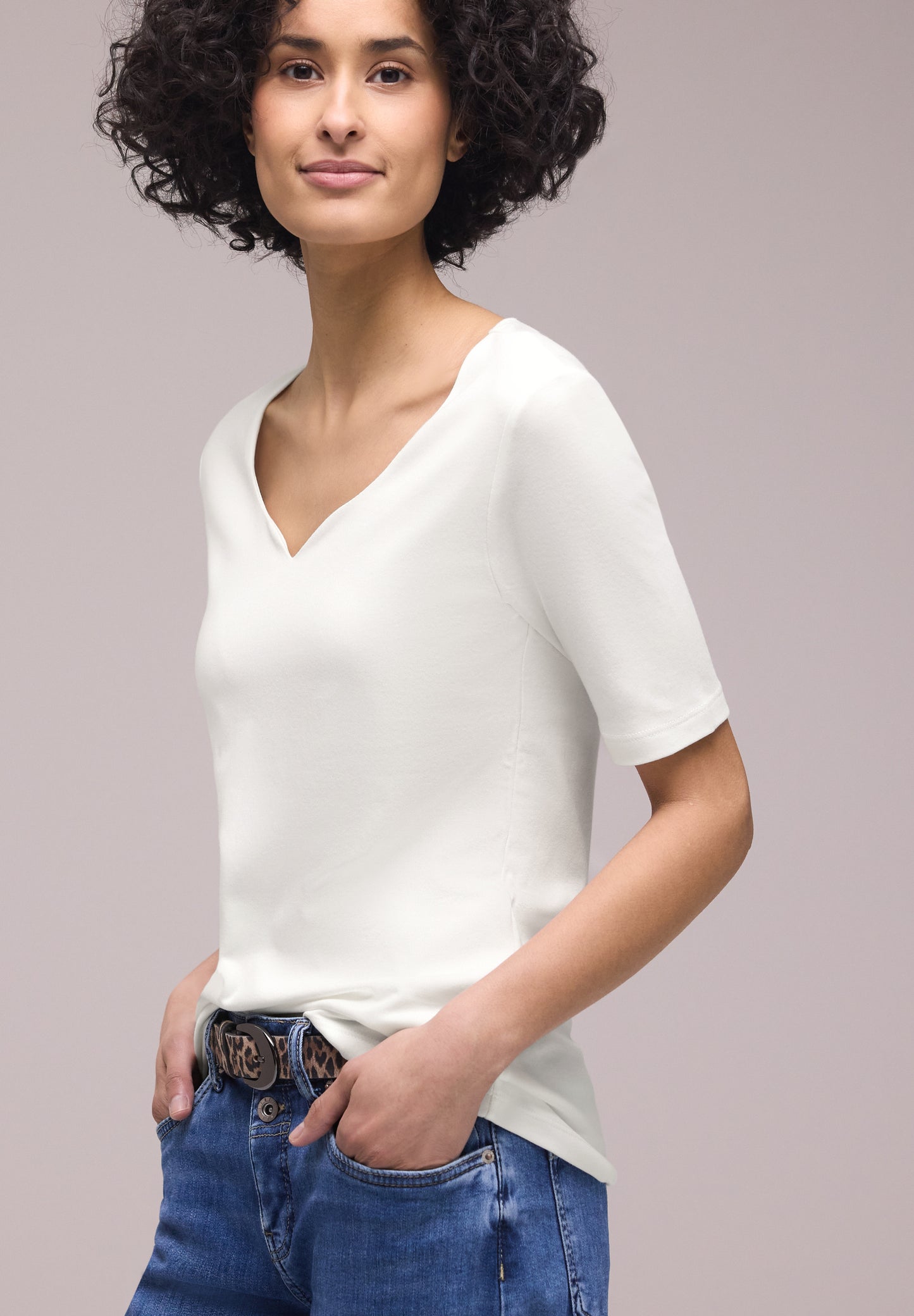 Street One - Basic T-Shirt mit Herzausschnitt - Farbe: off white