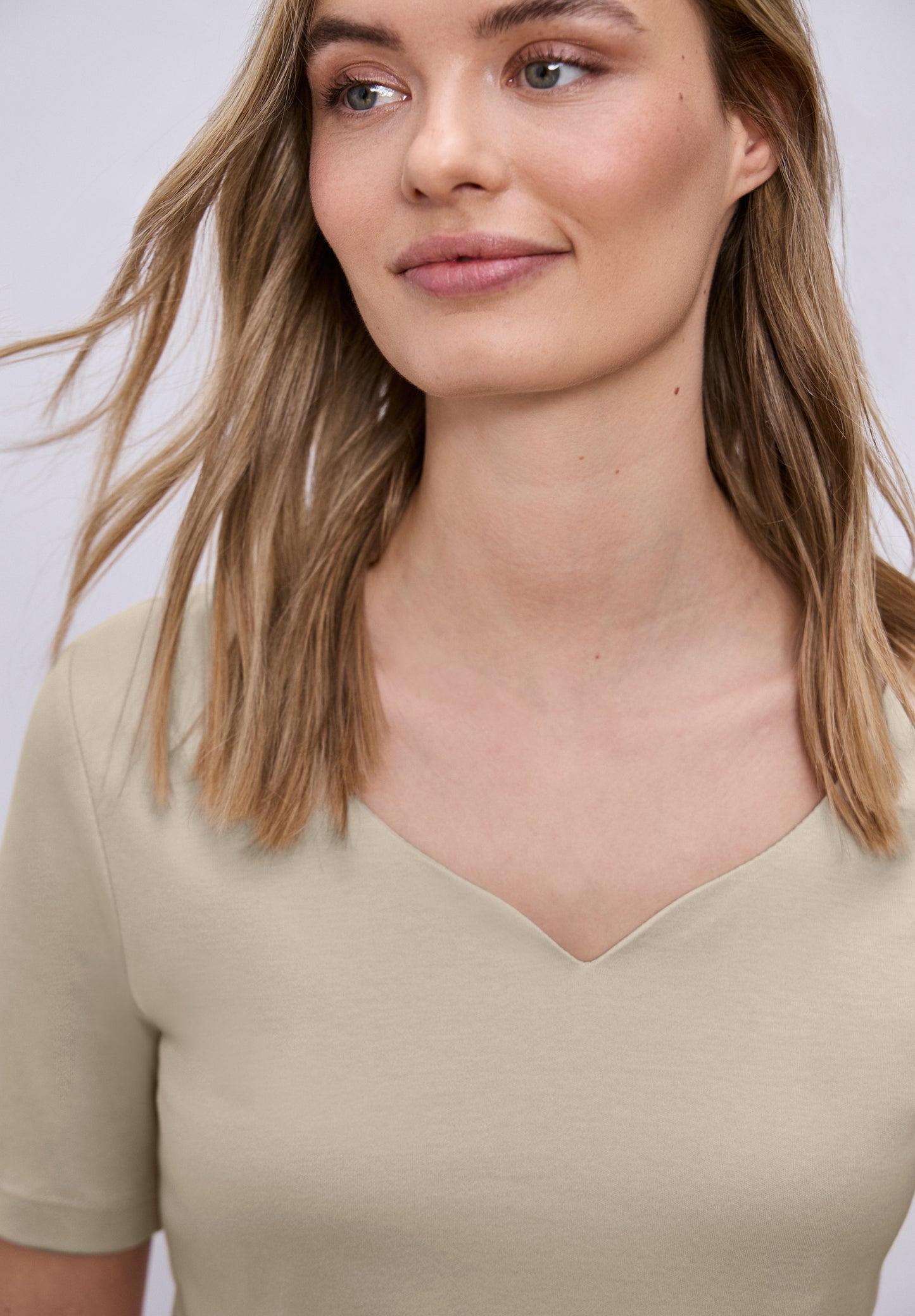 Street One - Basic T-Shirt mit Herzausschnitt - Farbe: cotton beige