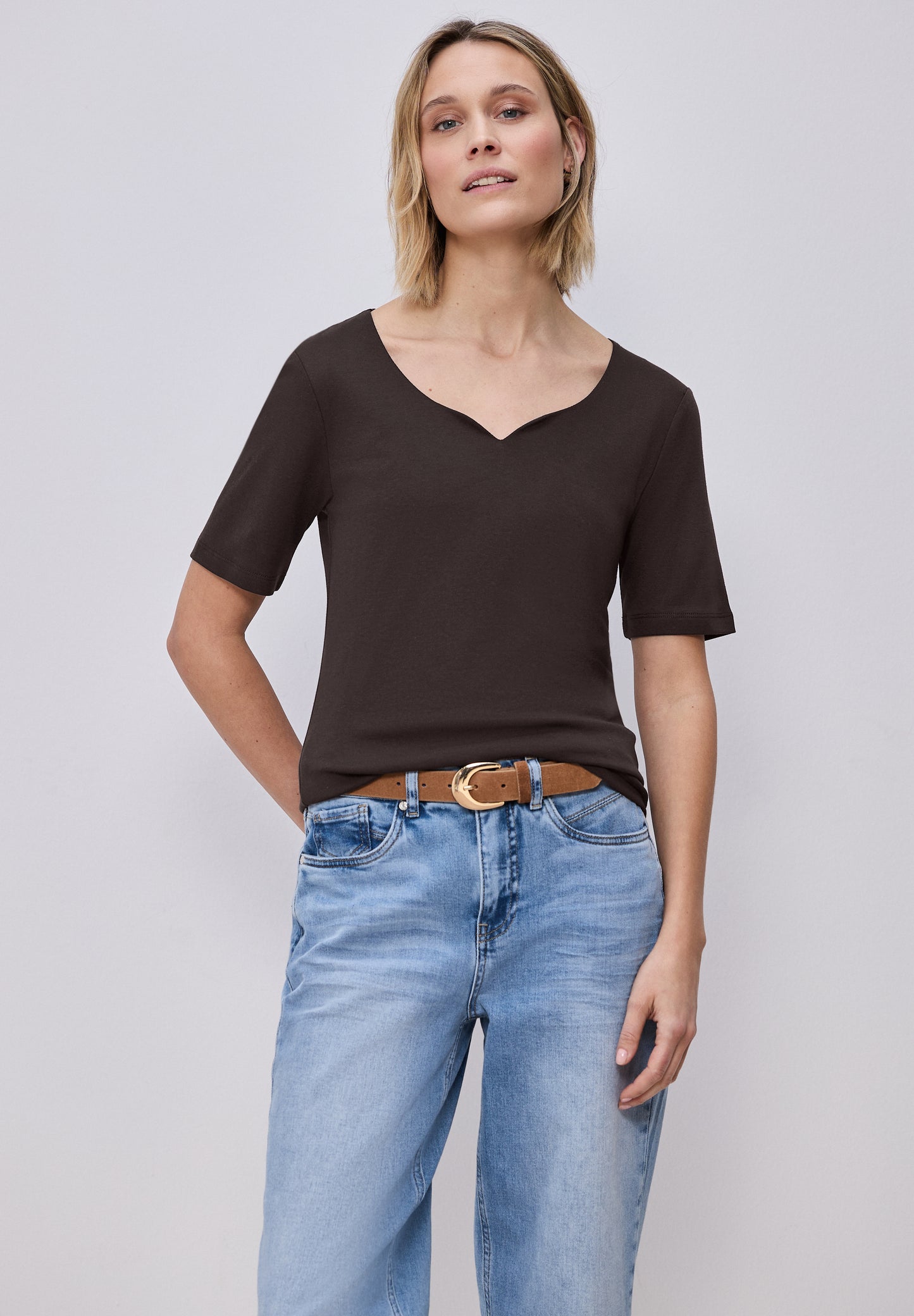 Street One - Basic T-Shirt mit Herzausschnitt - Farbe: espresso brown