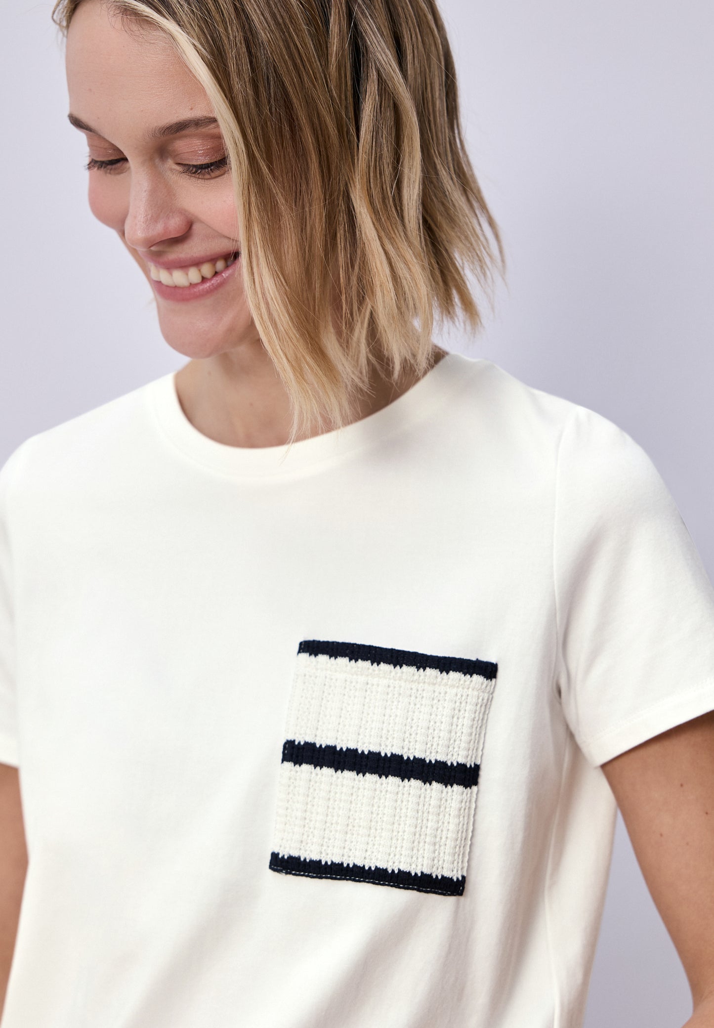 Street One - Kurzarm Shirt mit Streifen-Tasche - Farbe: off white