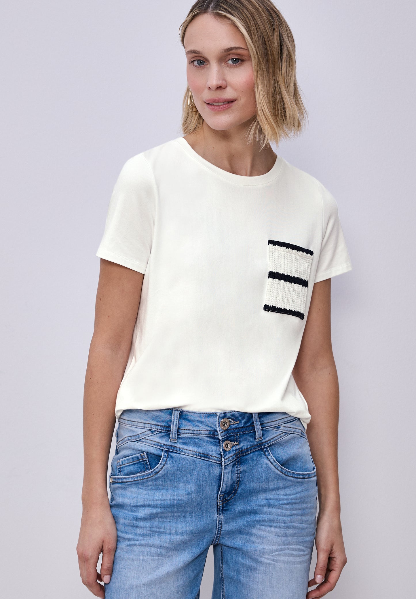 Street One - Kurzarm Shirt mit Streifen-Tasche - Farbe: off white
