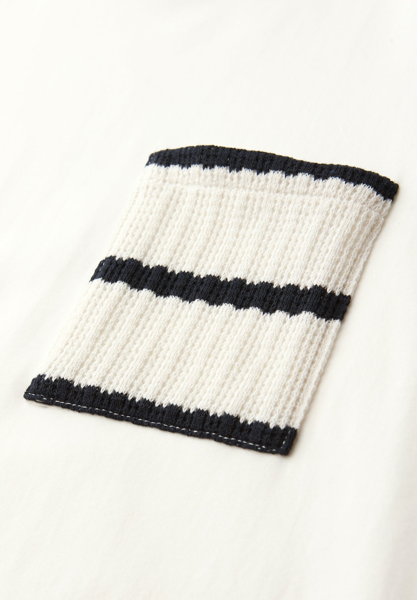 Street One - Kurzarm Shirt mit Streifen-Tasche - Farbe: off white