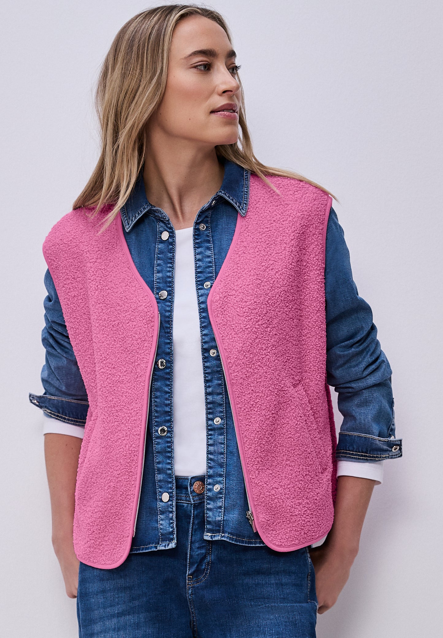 Street One - Weste mit V-Neck aus Teddy-Material - Farbe: ibis rose