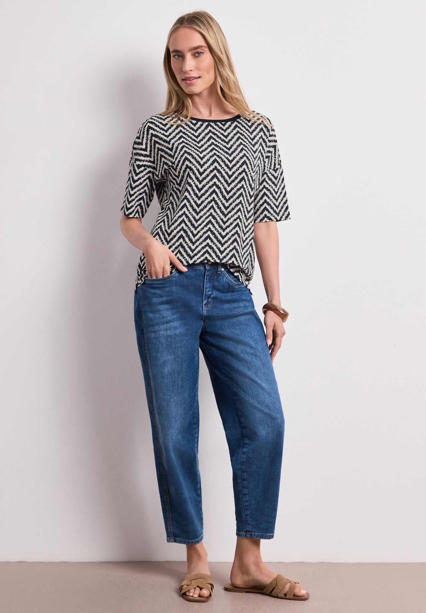 Street One - T-Shirt mit Rundhals und All-over-Print - Farbe: deep blue