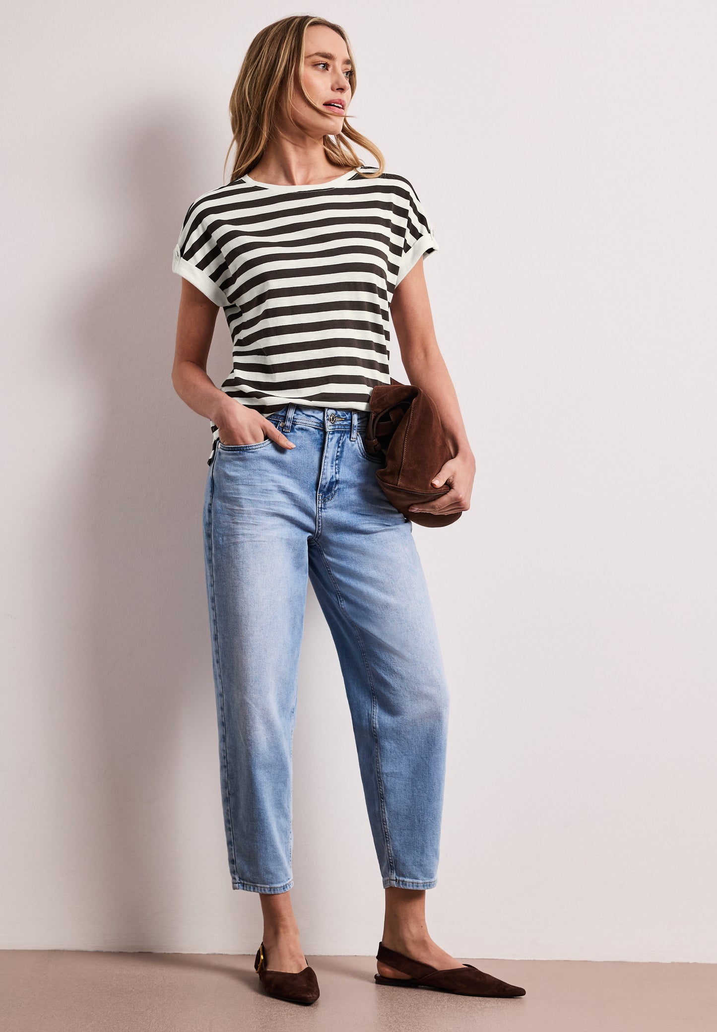 Street One - T-Shirt mit Rundhals und Knopfdetail - Farbe: espresso brown
