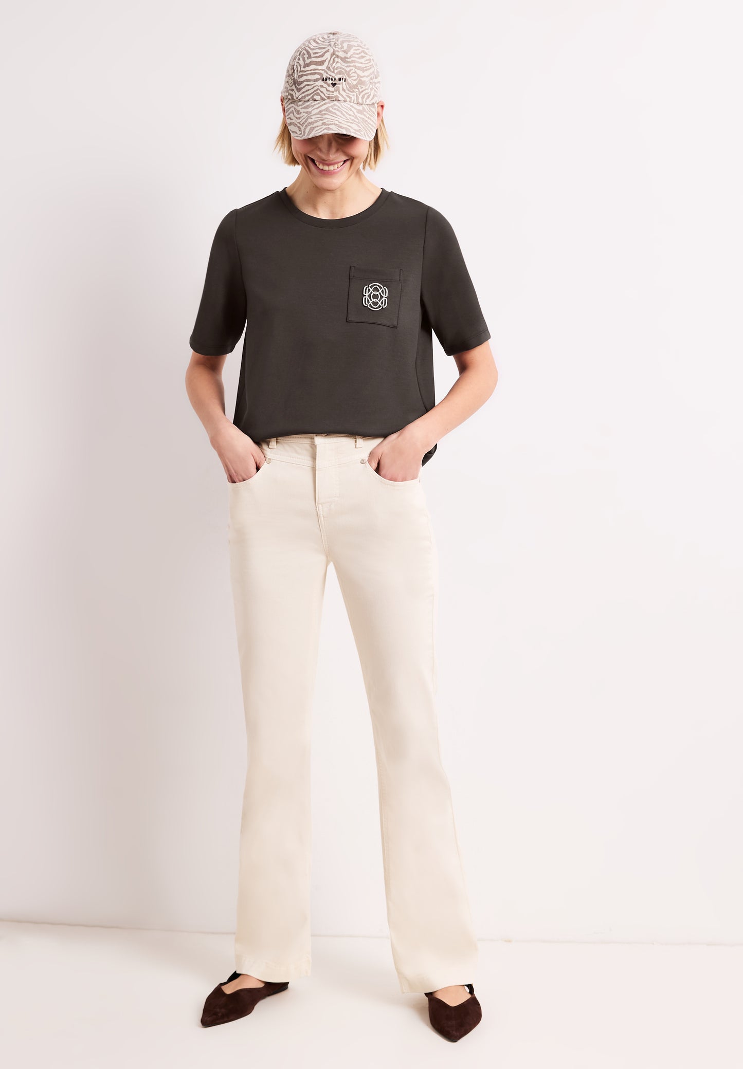 Street One - T-Shirt mit Rundhals und Deko-Detail - Farbe: espresso brown
