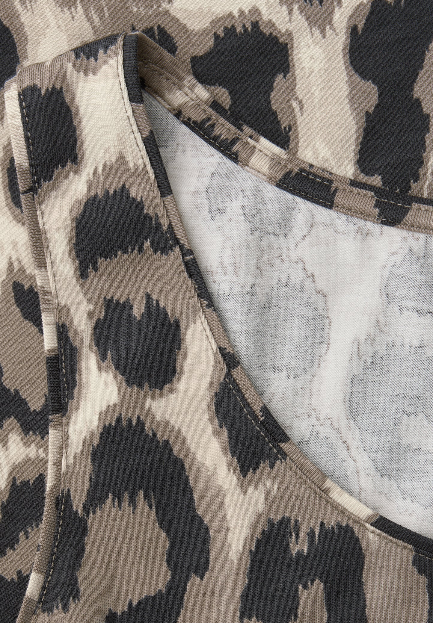 Street One - Basic Top mit Rundhals im Leo-Muster - Farbe: timeless beige