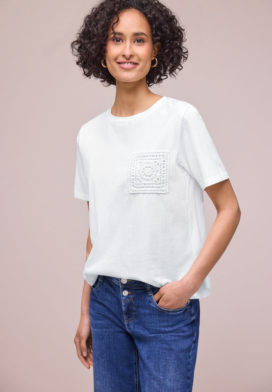 Street One - T-Shirt mit Rundhals und Crochet-Tasche - Farbe: off white